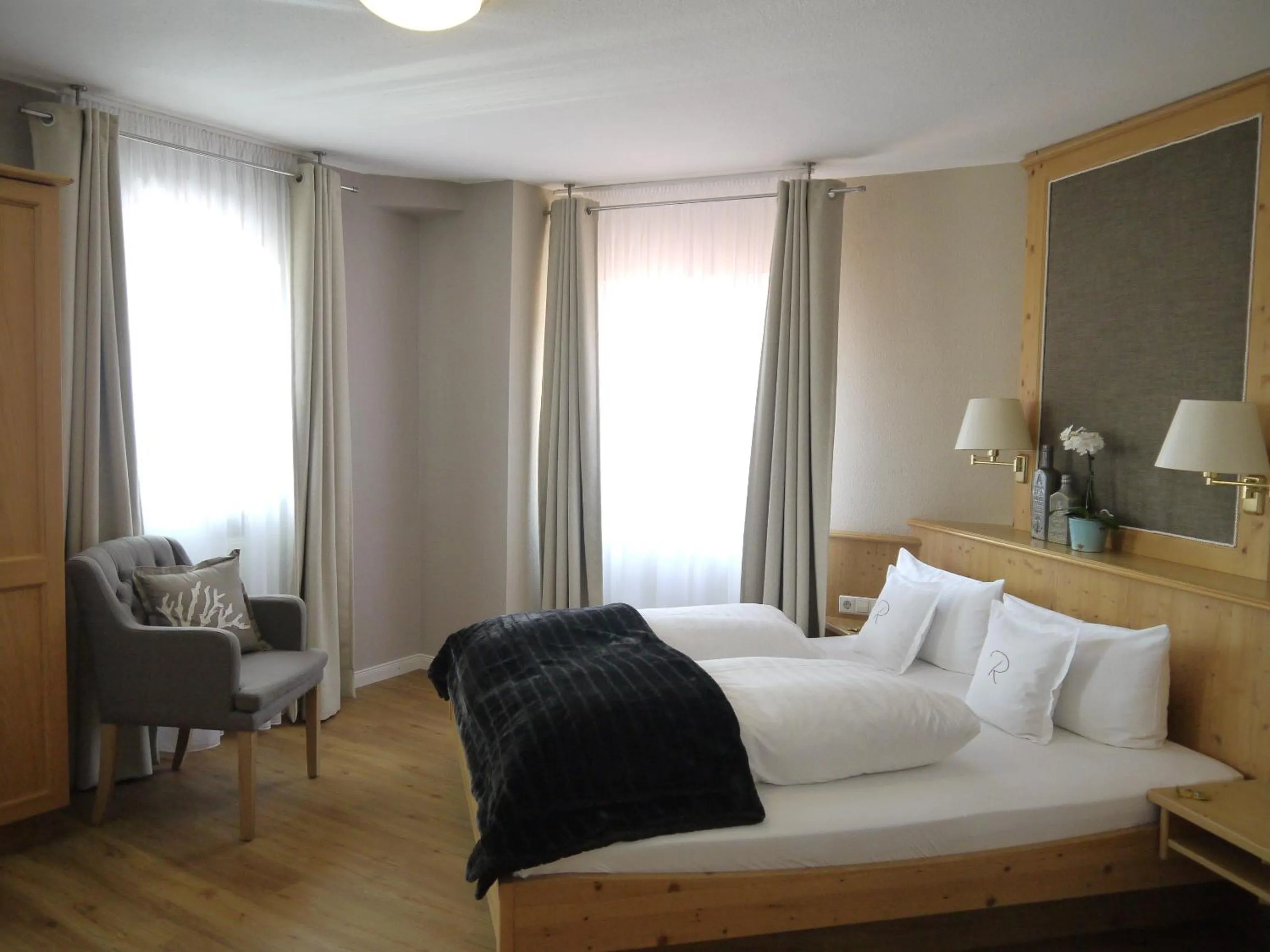 Photo of the whole room, Bed in Hotel Ratsstuben