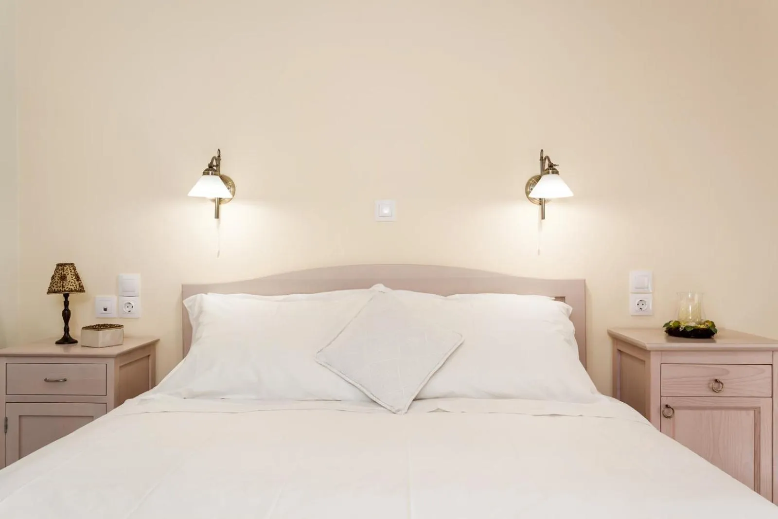 Bed in Stafylos Suites & Boutique hotel
