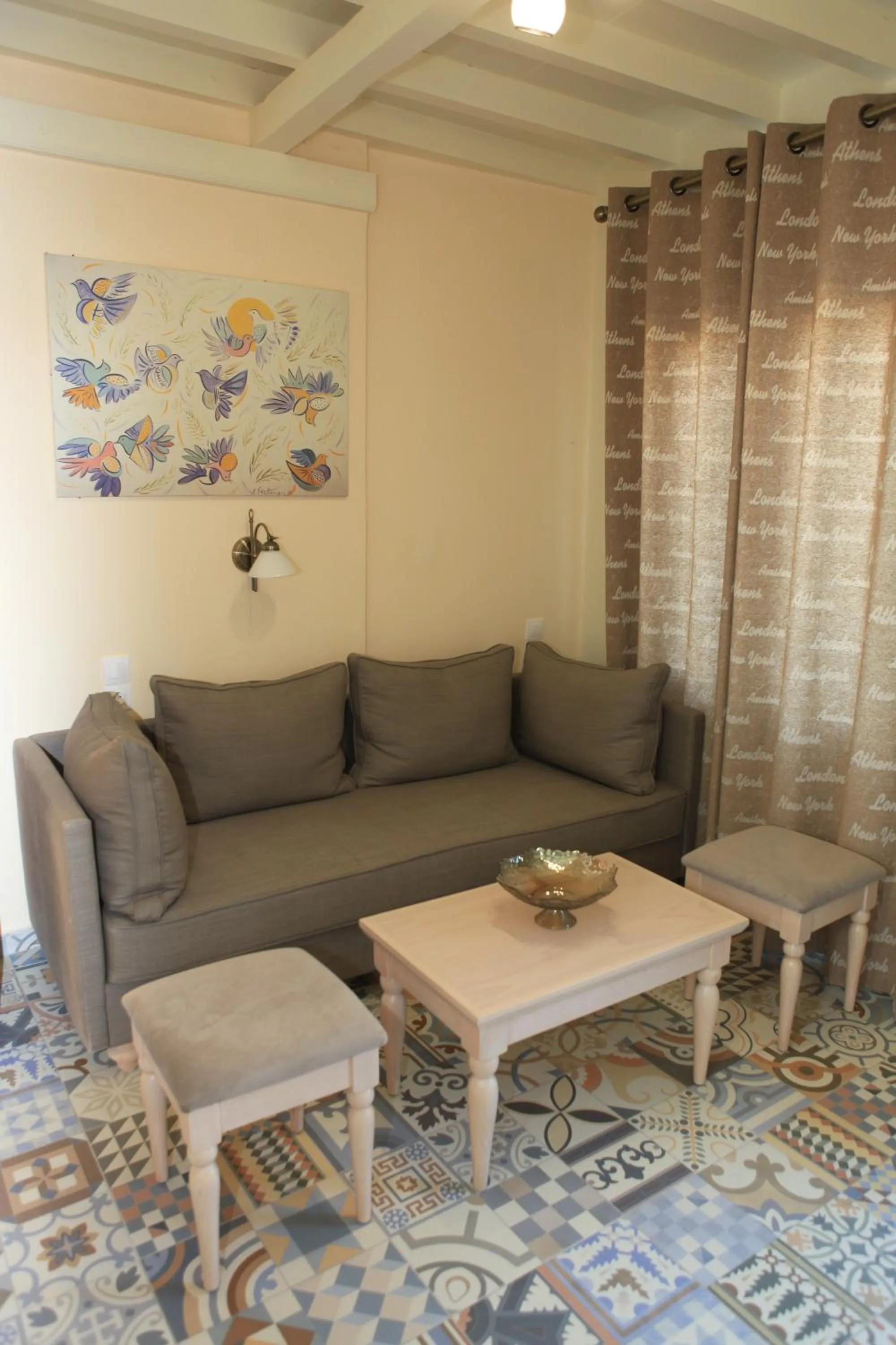 Living room in Stafylos Suites & Boutique hotel
