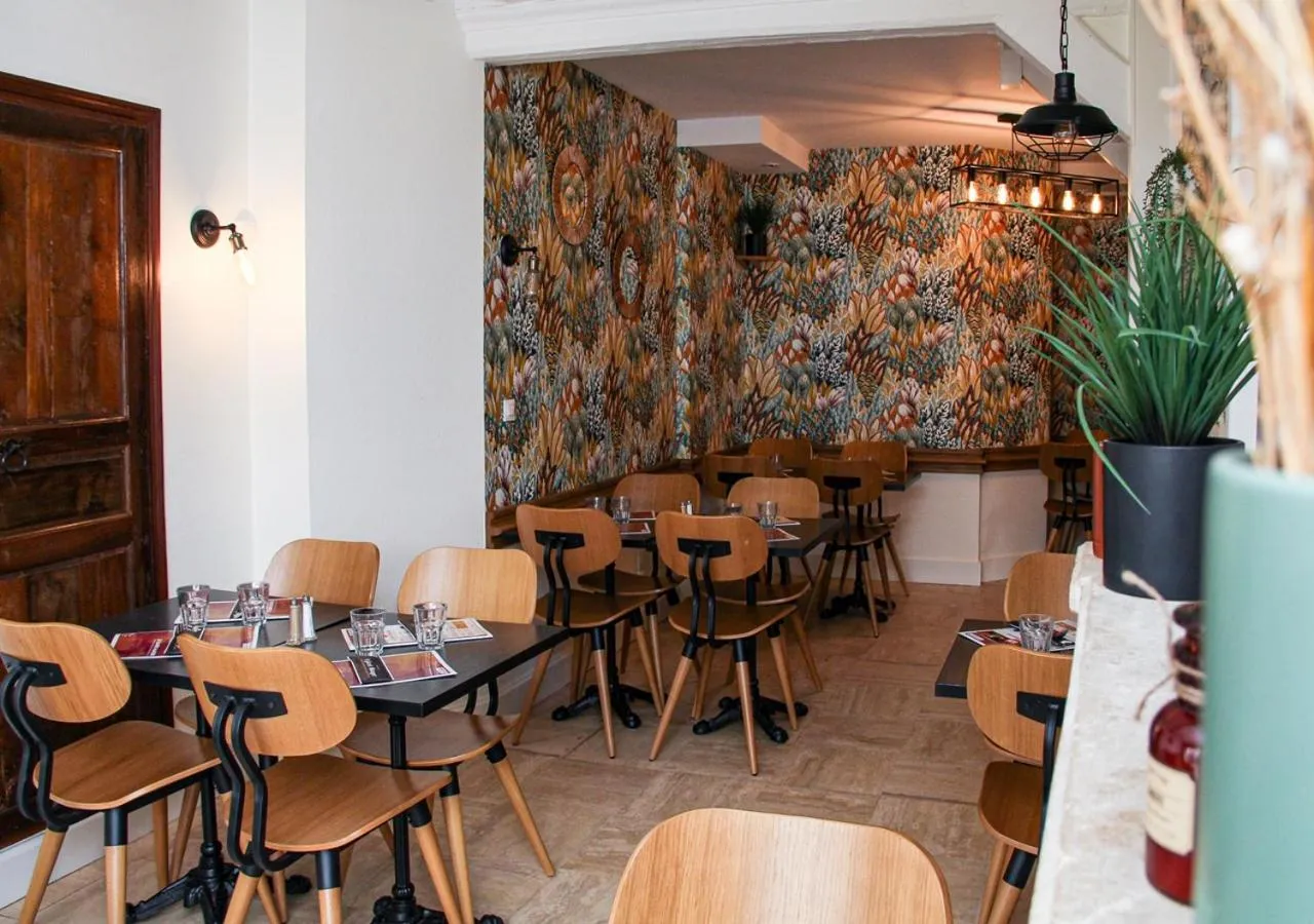 Restaurant/places to eat in La Maison de Mathilde