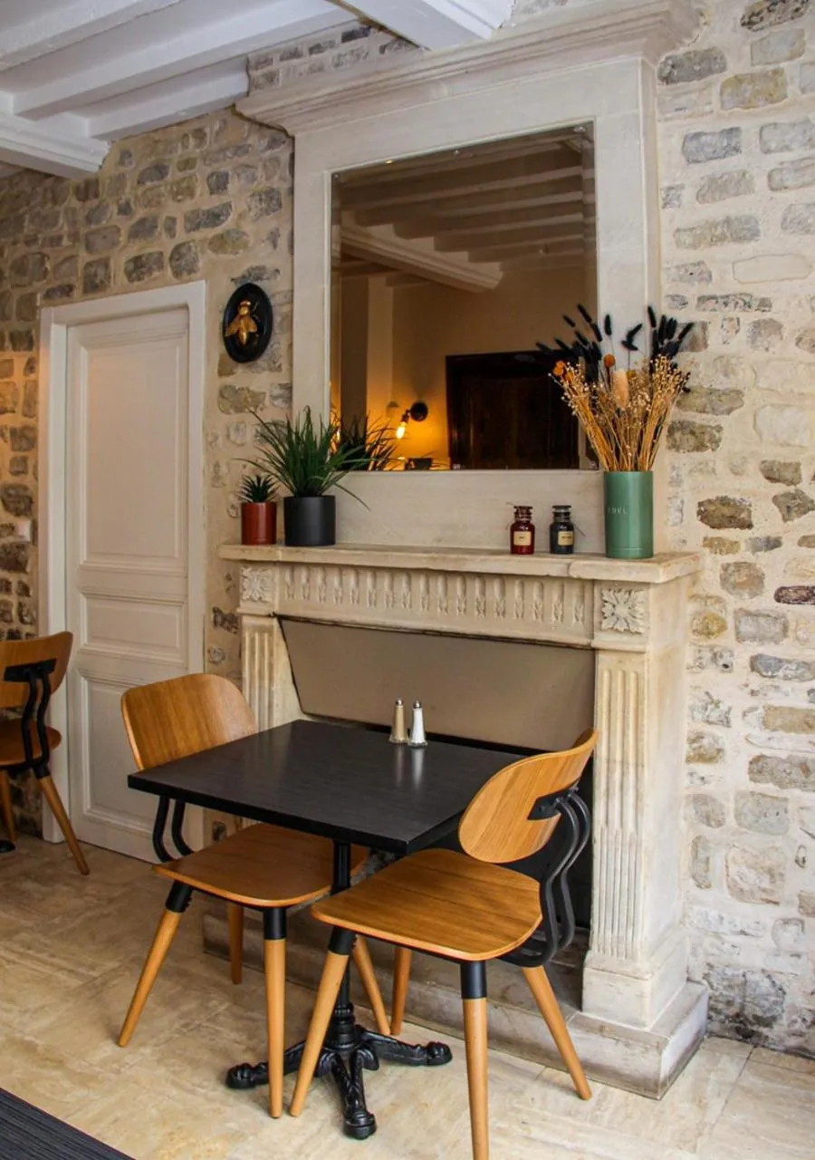 Restaurant/places to eat in La Maison de Mathilde