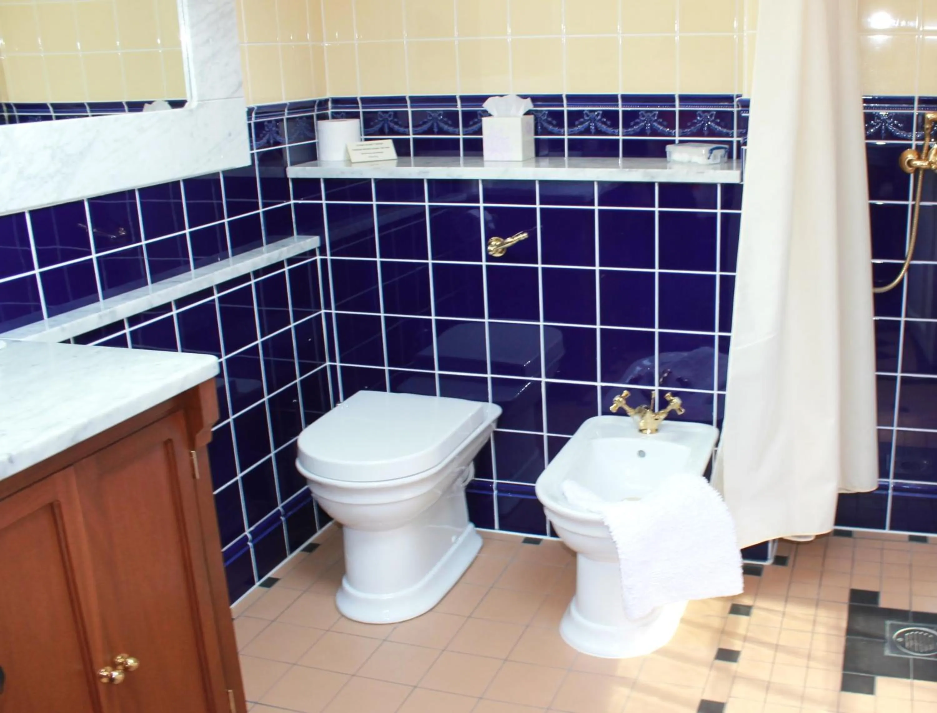 Bathroom in The PitStop