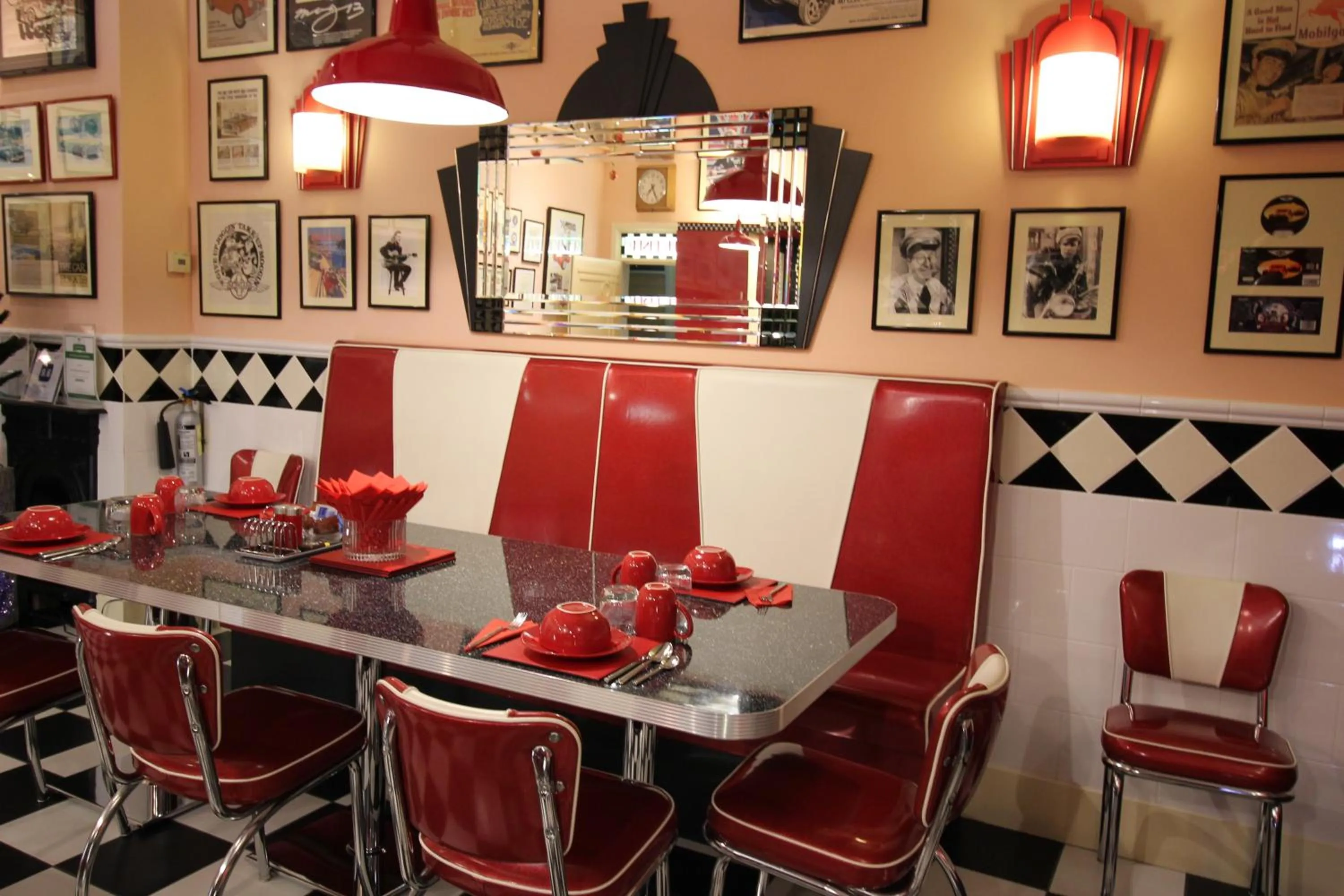 Food and drinks in The PitStop