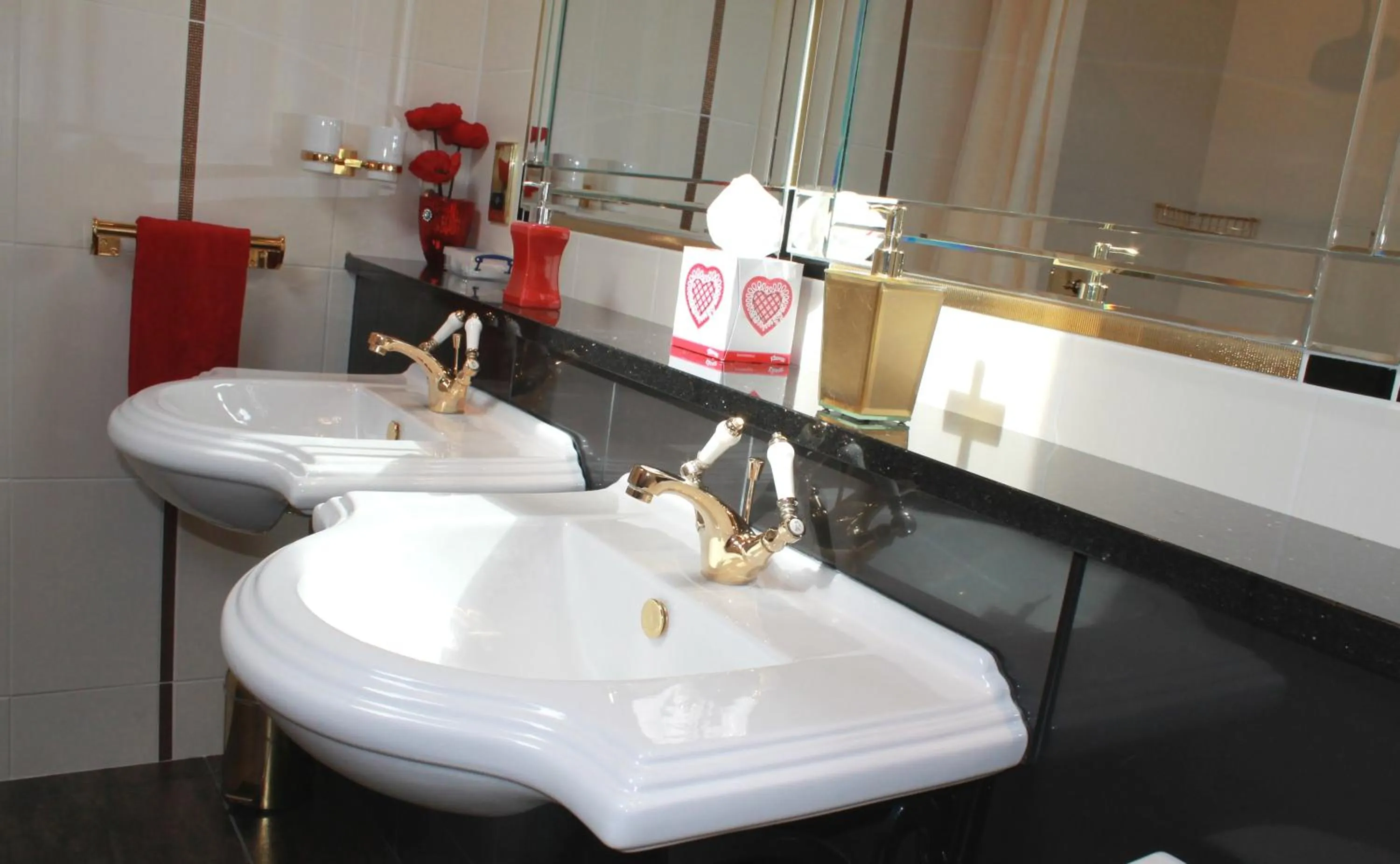 Decorative detail in The PitStop