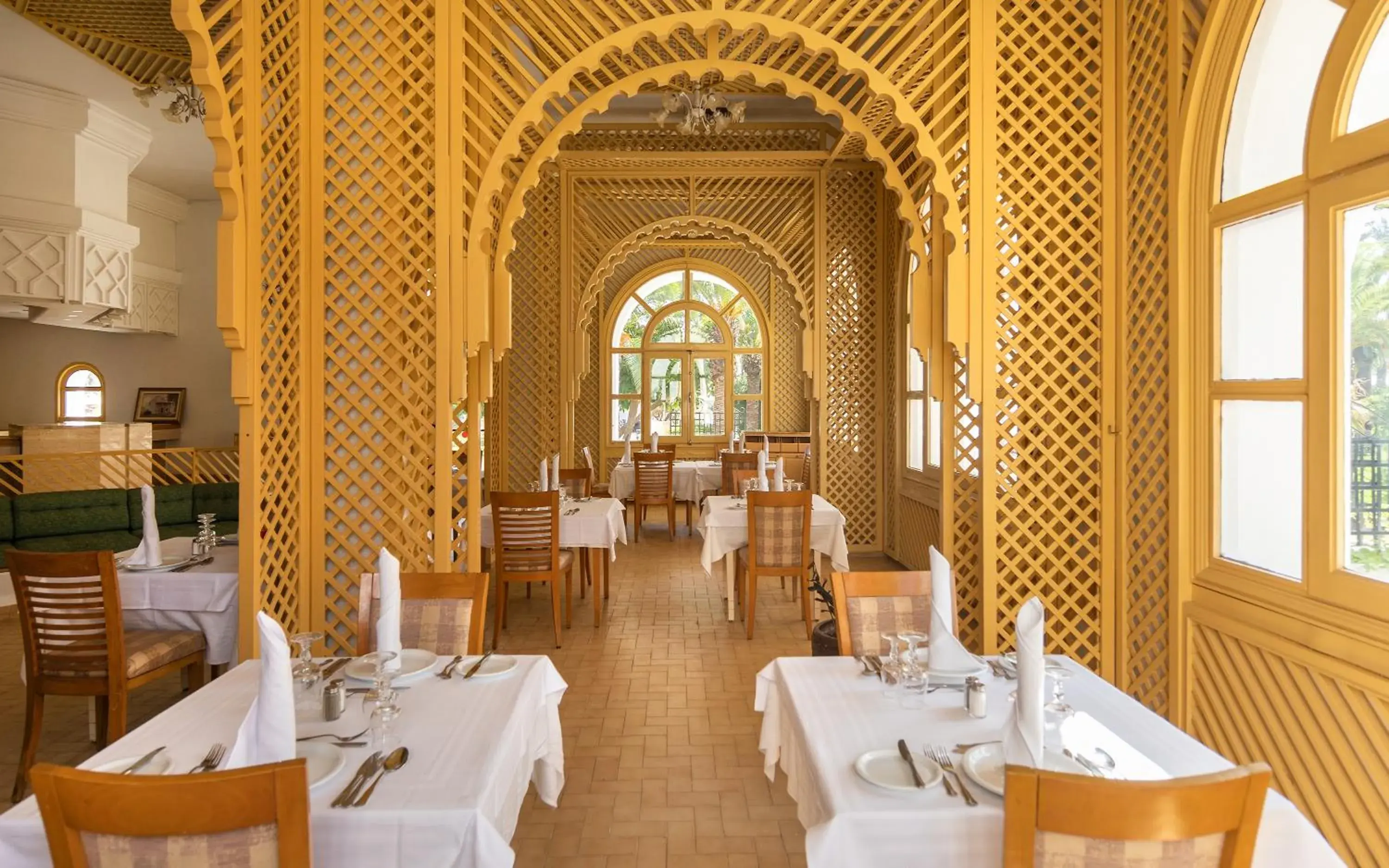 Restaurant/places to eat in Hotel Marhaba Beach Restaurant/places to eat in Hotel Marhaba Beach