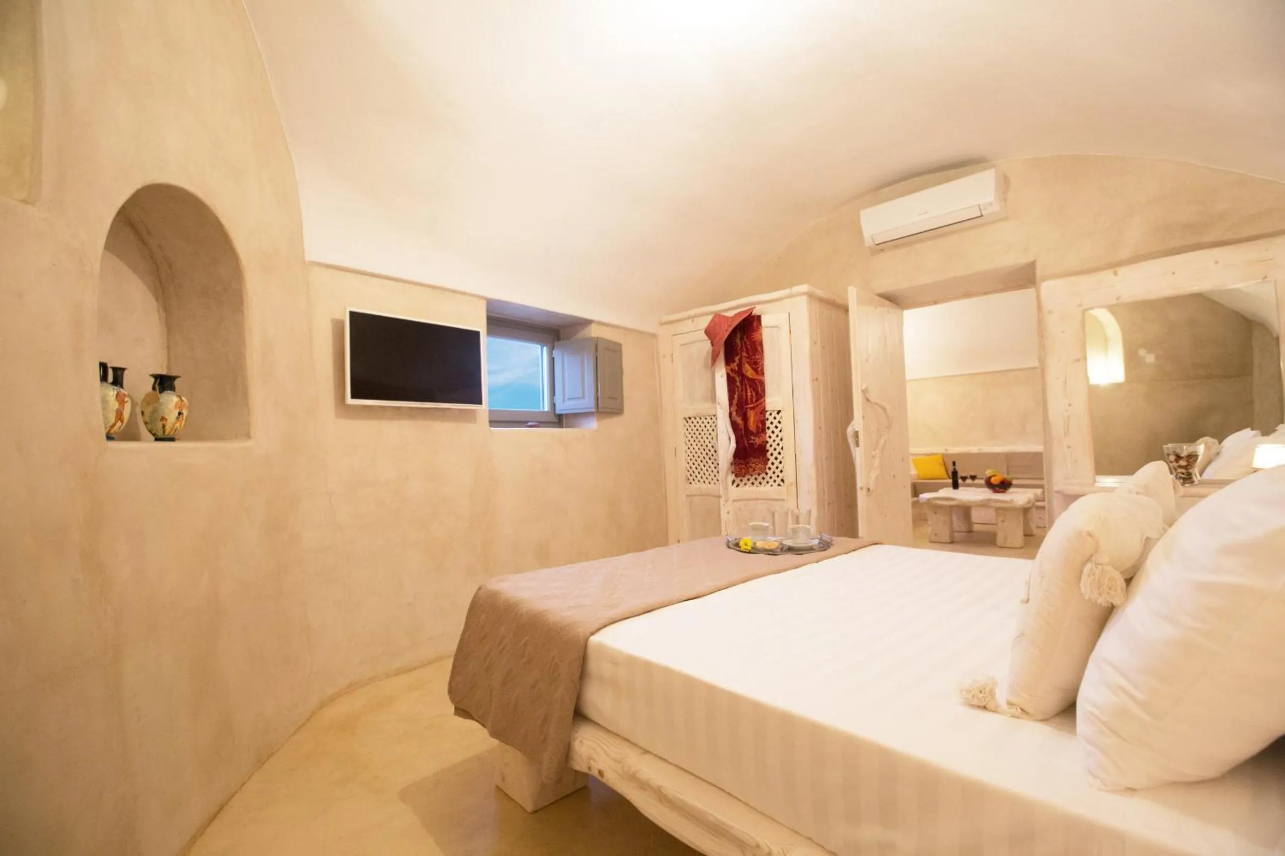 Bedroom, Bed in Love Nest with hot tub, hammam & outdoor cinema