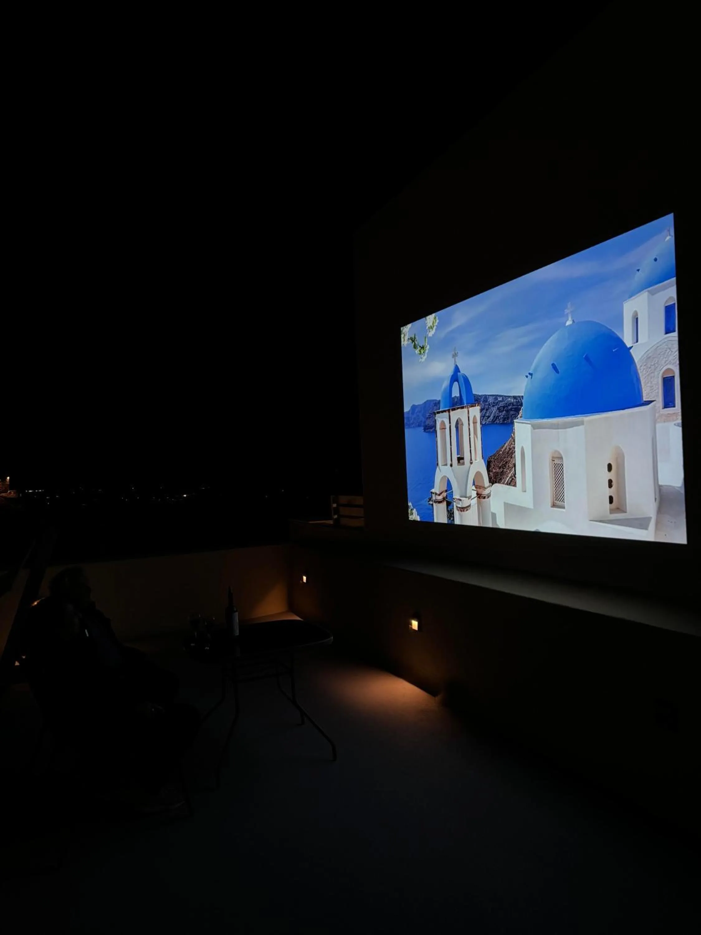Entertainment in Love Nest with hot tub, hammam & outdoor cinema