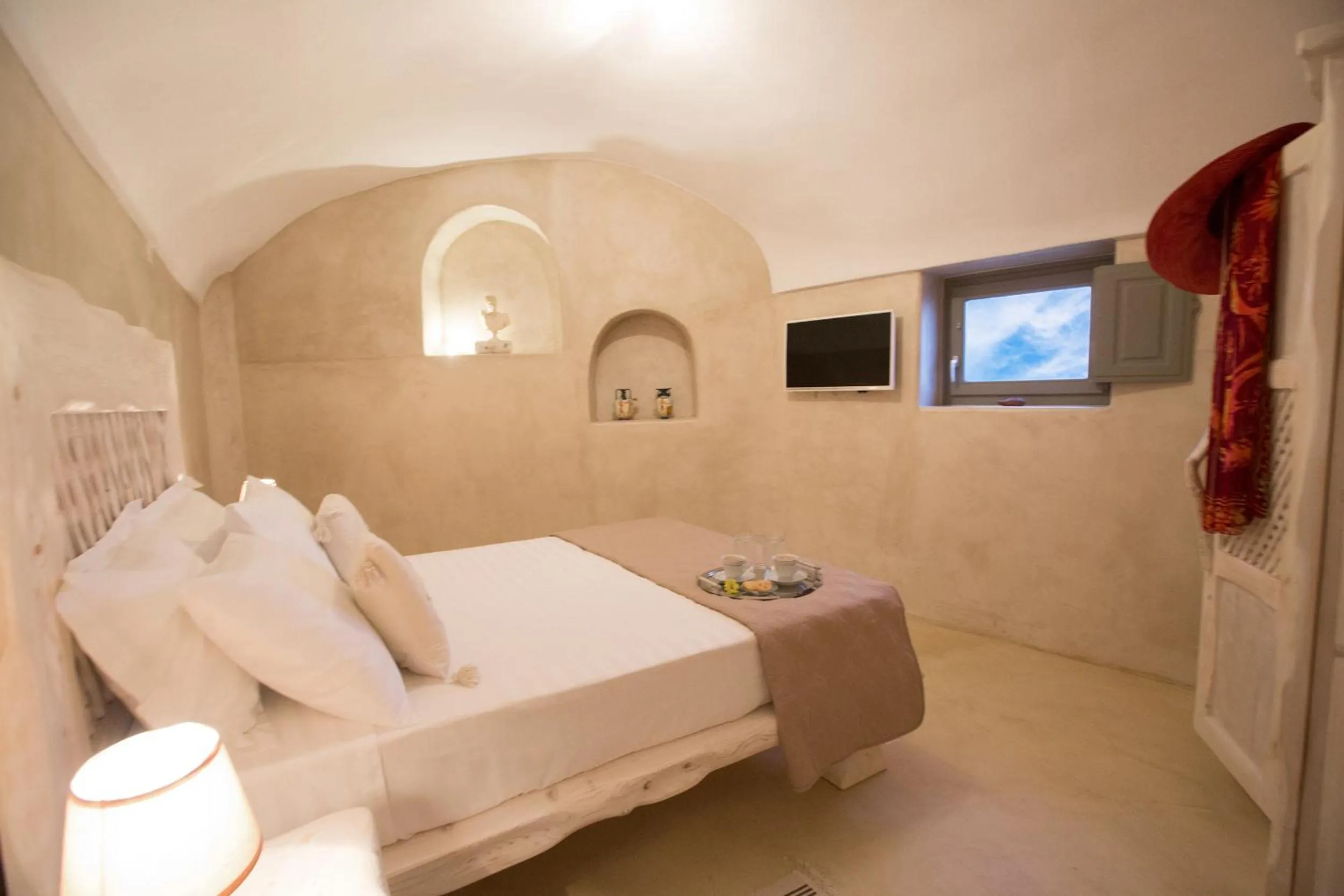 Bedroom, Bed in Love Nest with hot tub, hammam & outdoor cinema