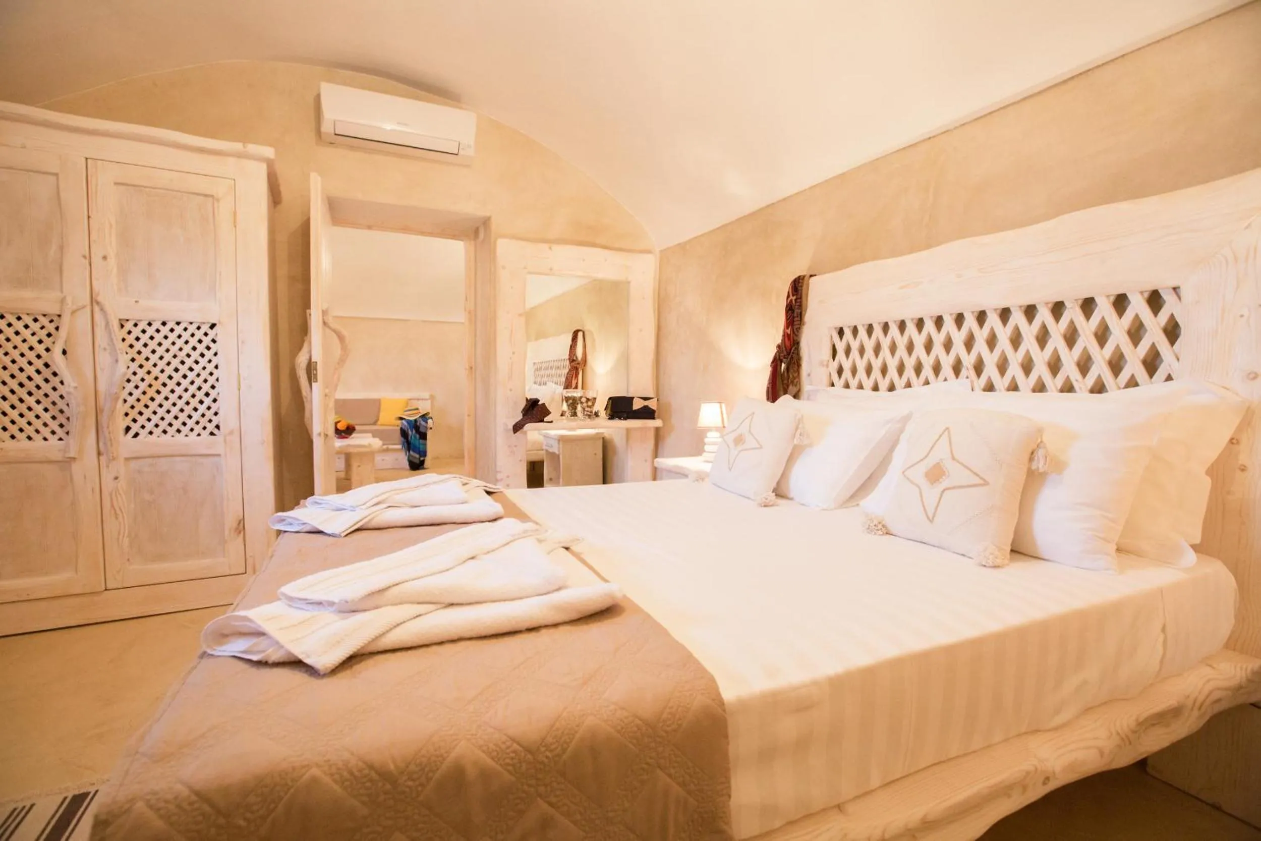 Bedroom, Bed in Love Nest with hot tub, hammam & outdoor cinema