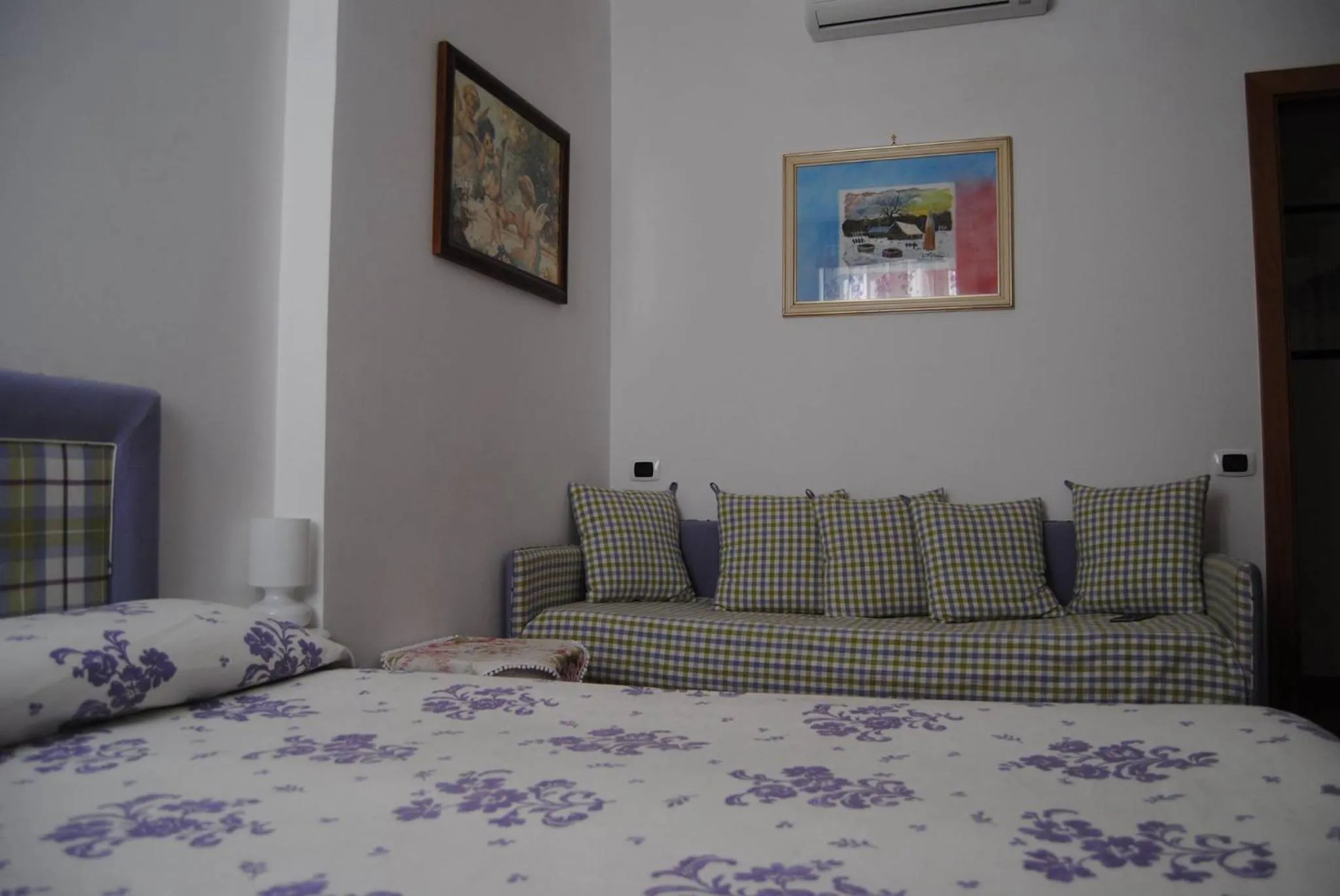 Bed in B&B Villa Pietrachiara