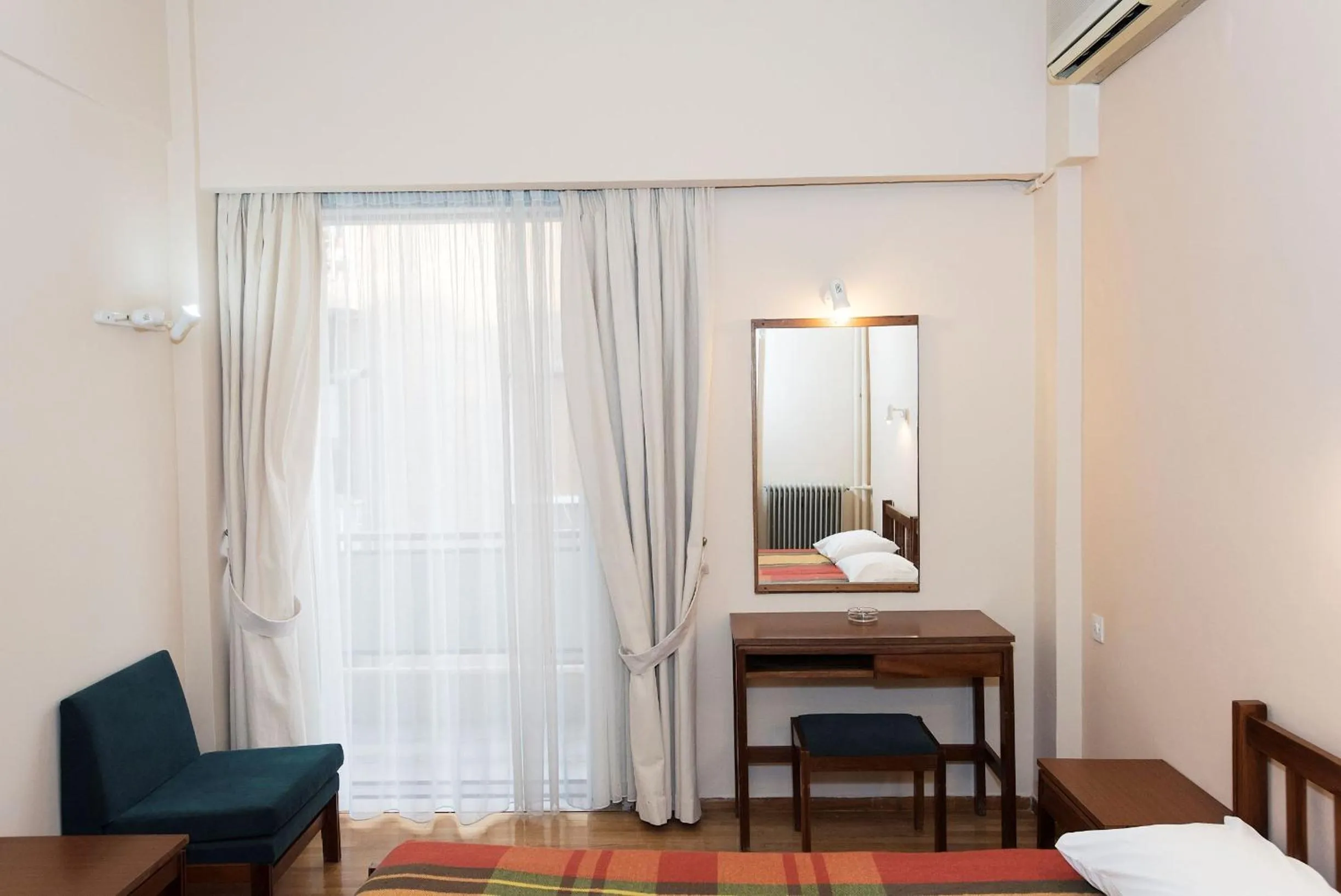 Photo of the whole room in Hotel Alexandros