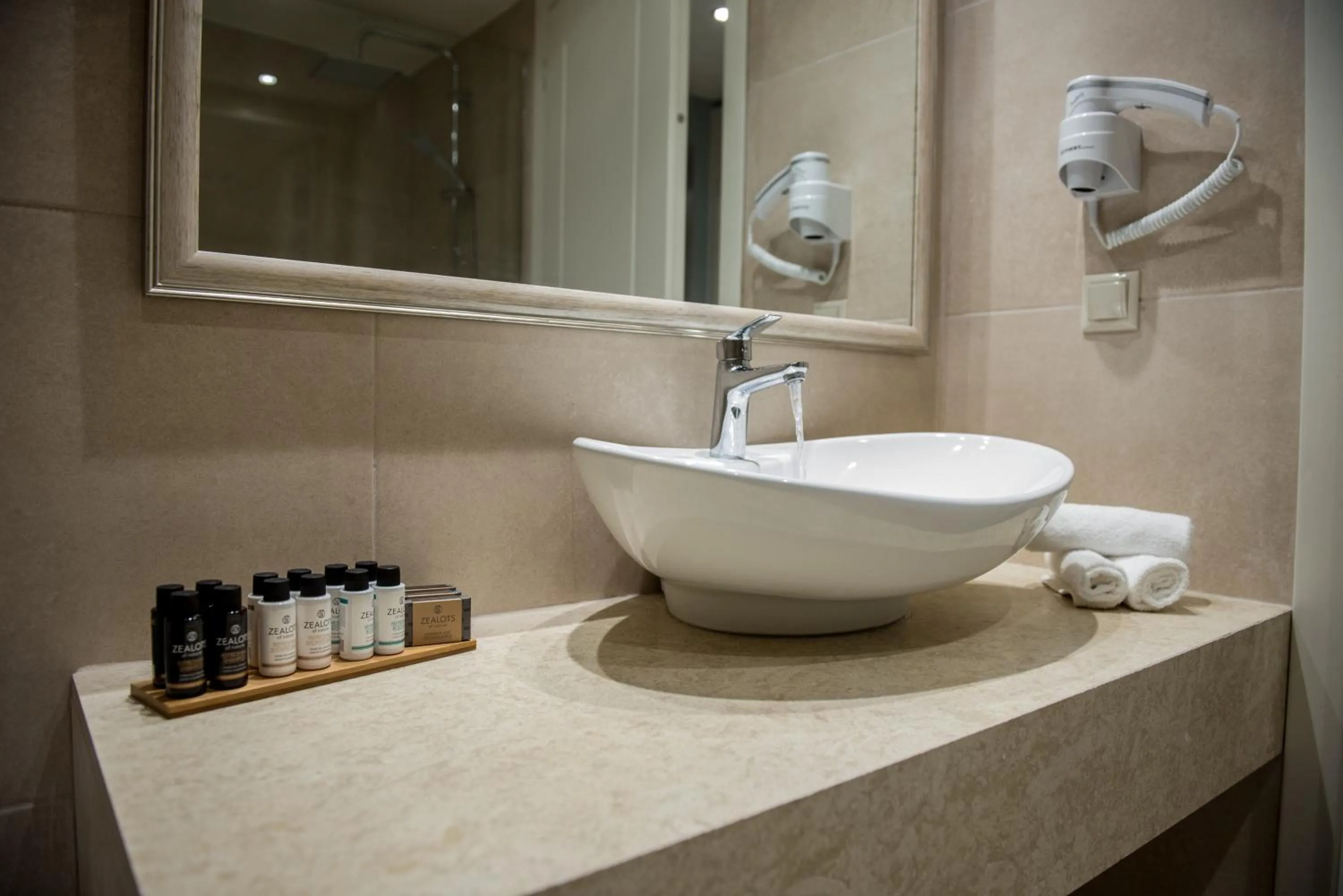 Bathroom in Lefkadio