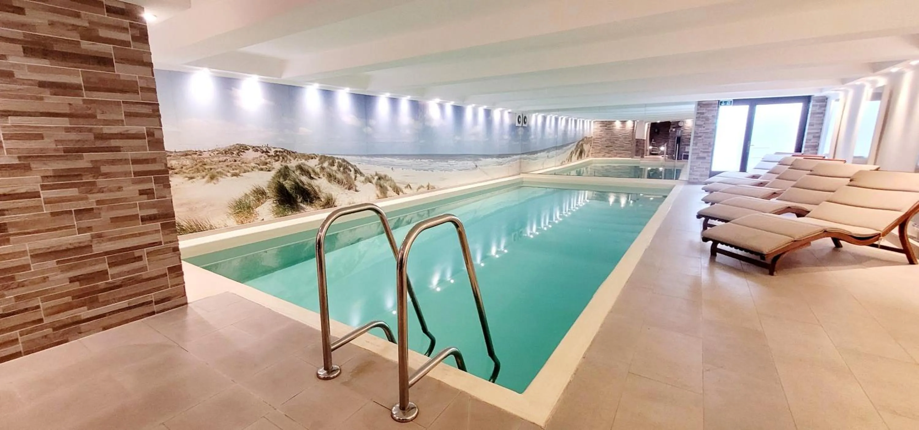 Swimming pool in Hotel Sylter Blaumuschel
