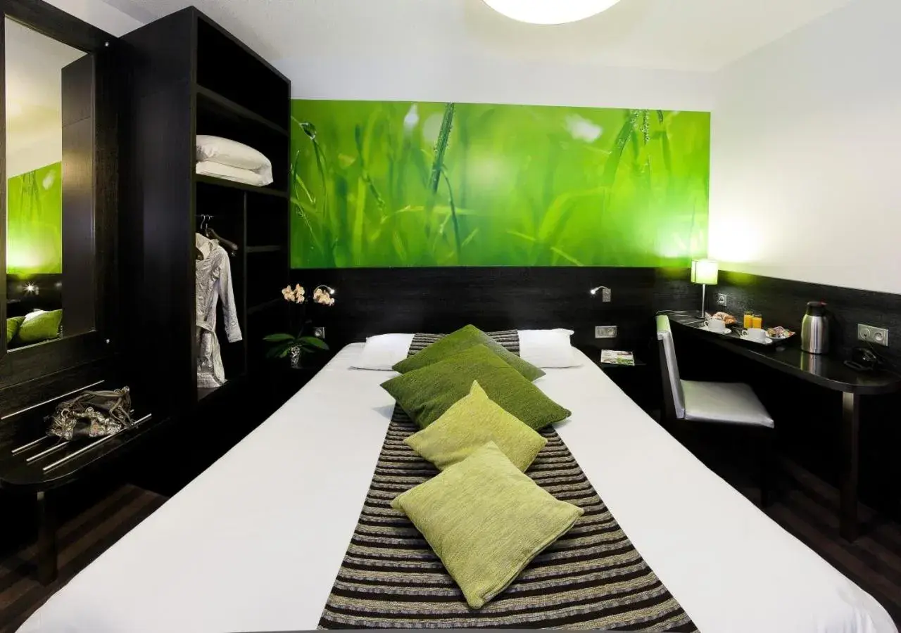 Double Room in Ax Hôtel Spa & Restaurant Double Room in Ax Hôtel Spa & Restaurant