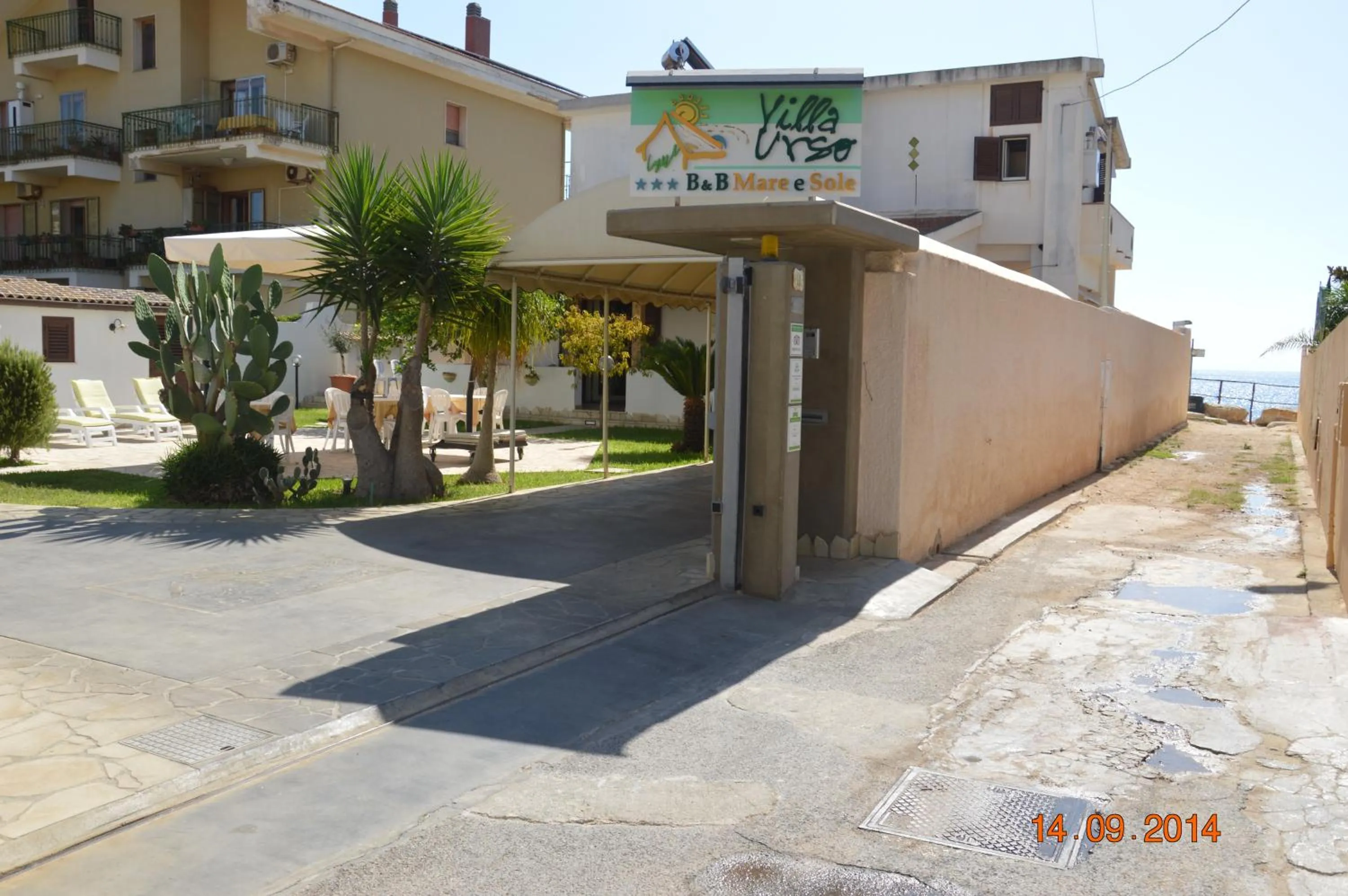 Facade/entrance in Mare e Sole Villa Urso