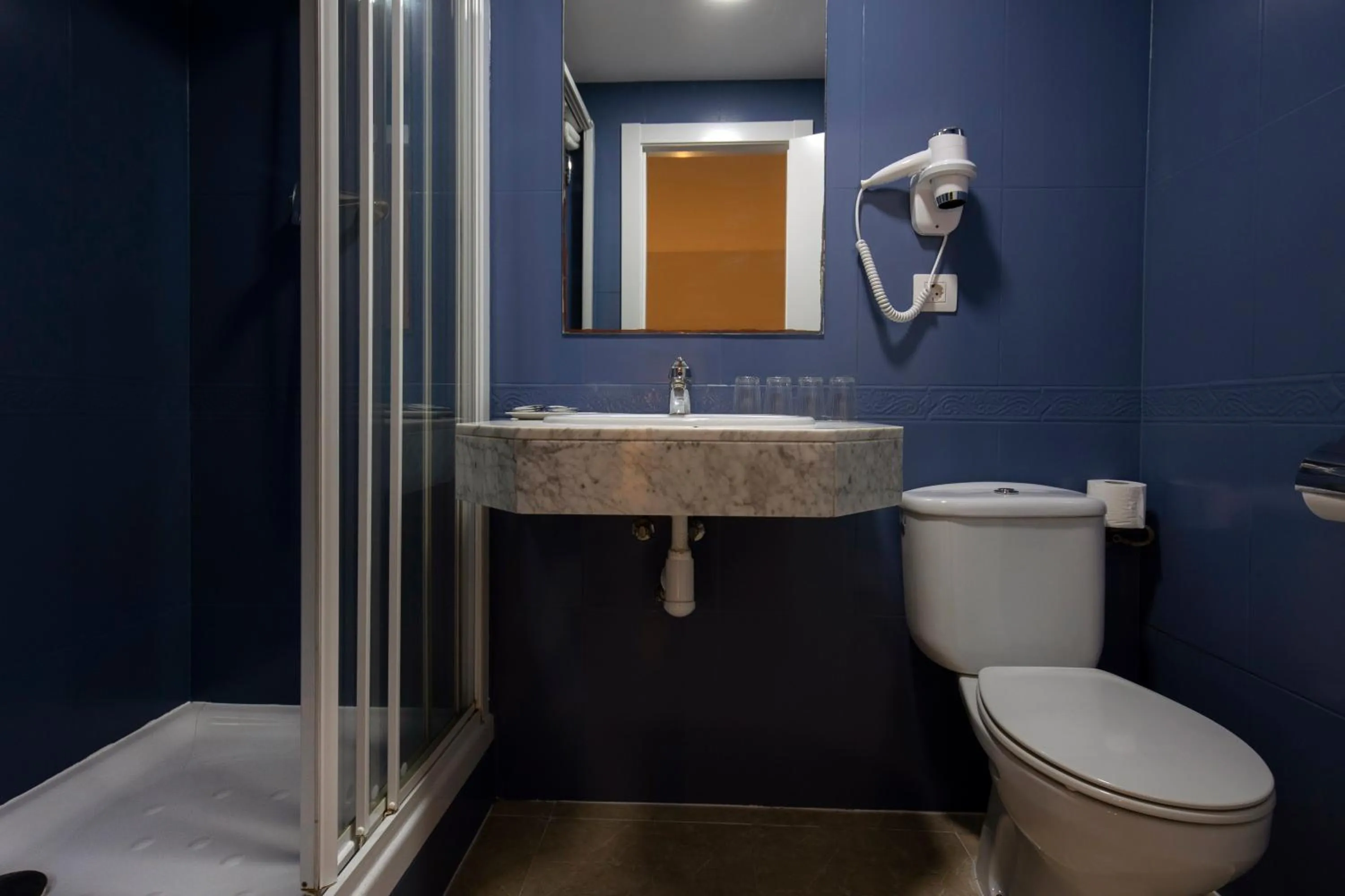 Bathroom in Yomo Hostal BCN Port