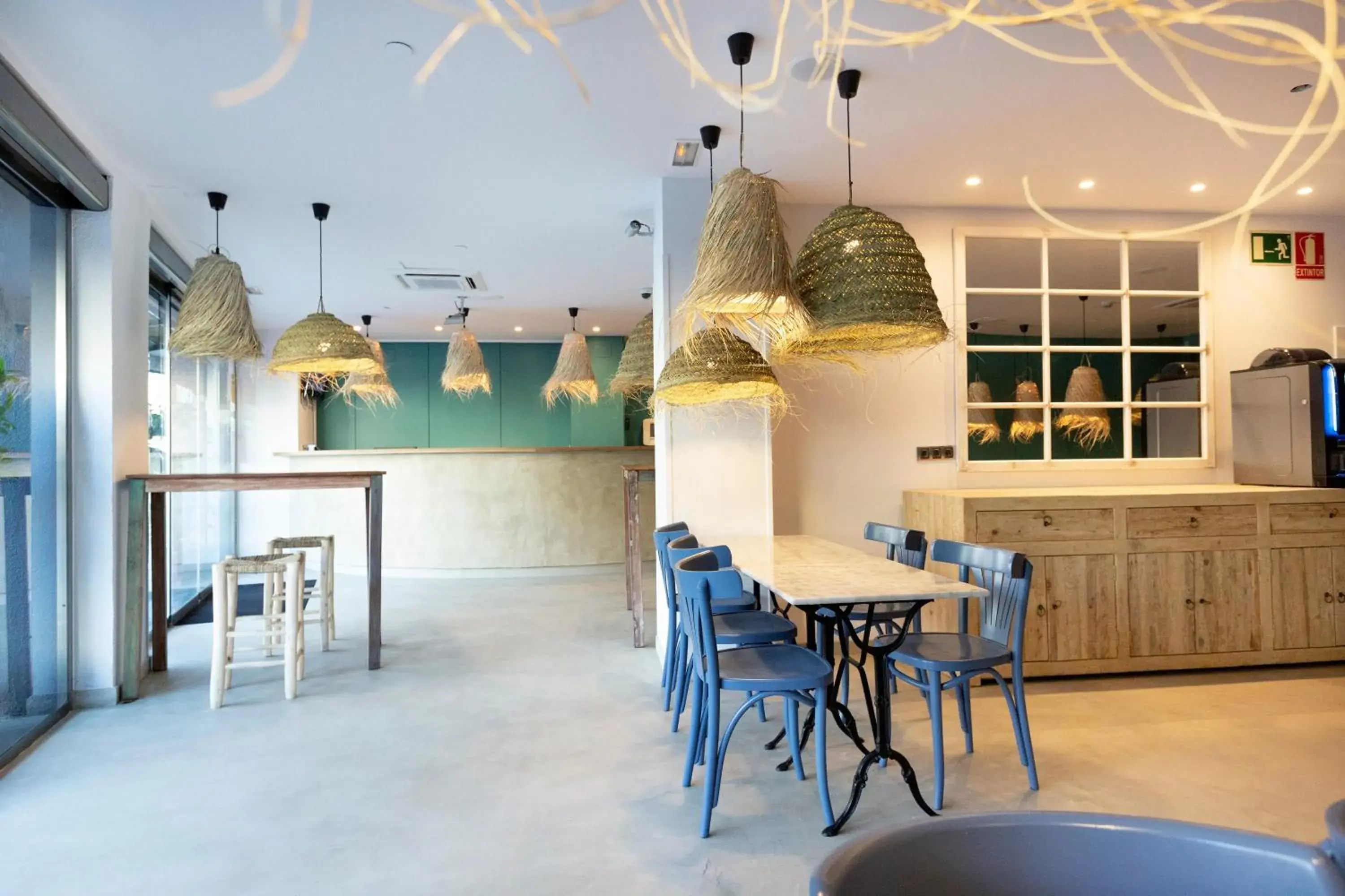 Restaurant/places to eat in Yomo Hostal BCN Port Restaurant/places to eat in Yomo Hostal BCN Port