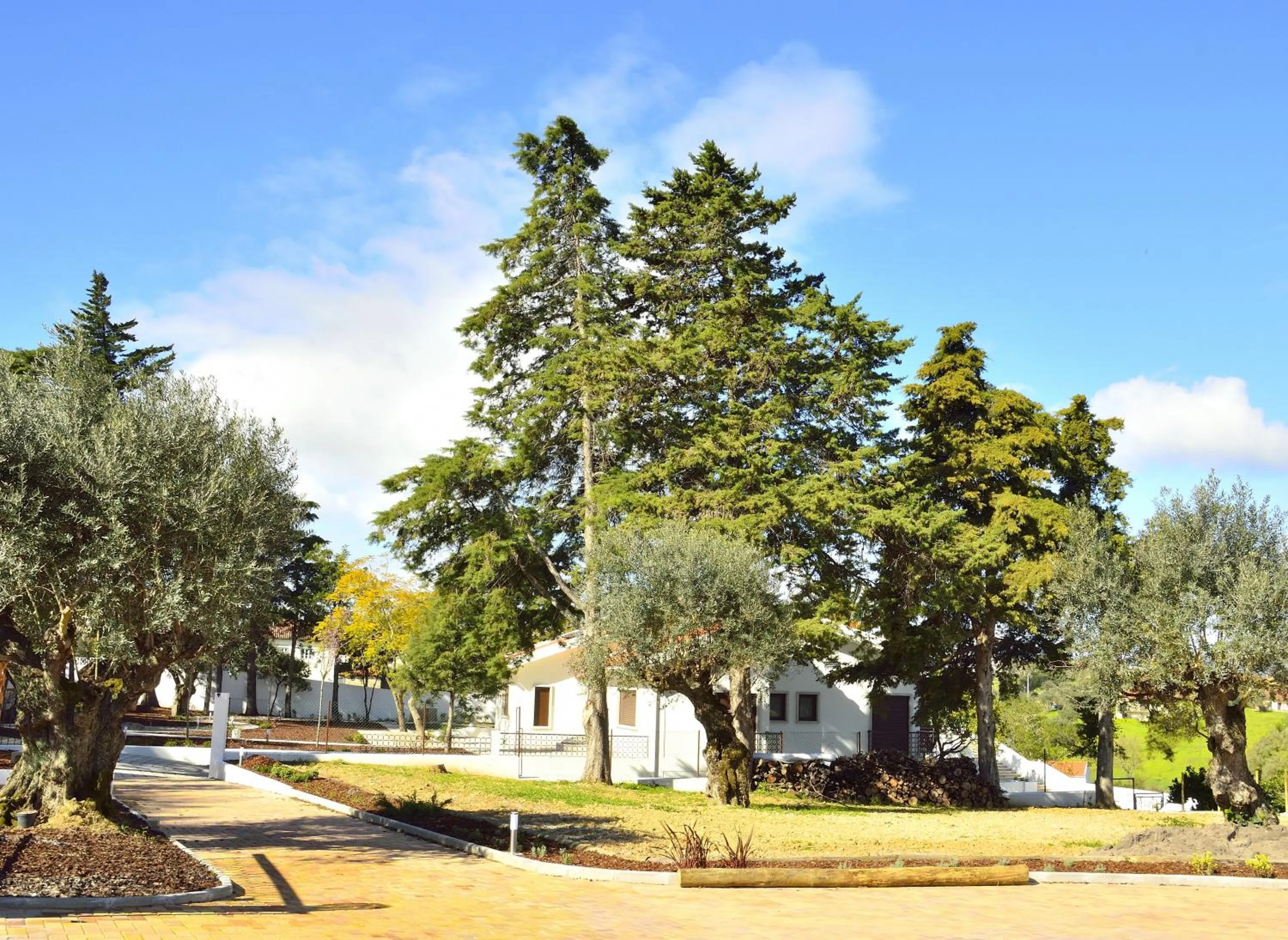 Facade/entrance in Aires da Serra Hotel