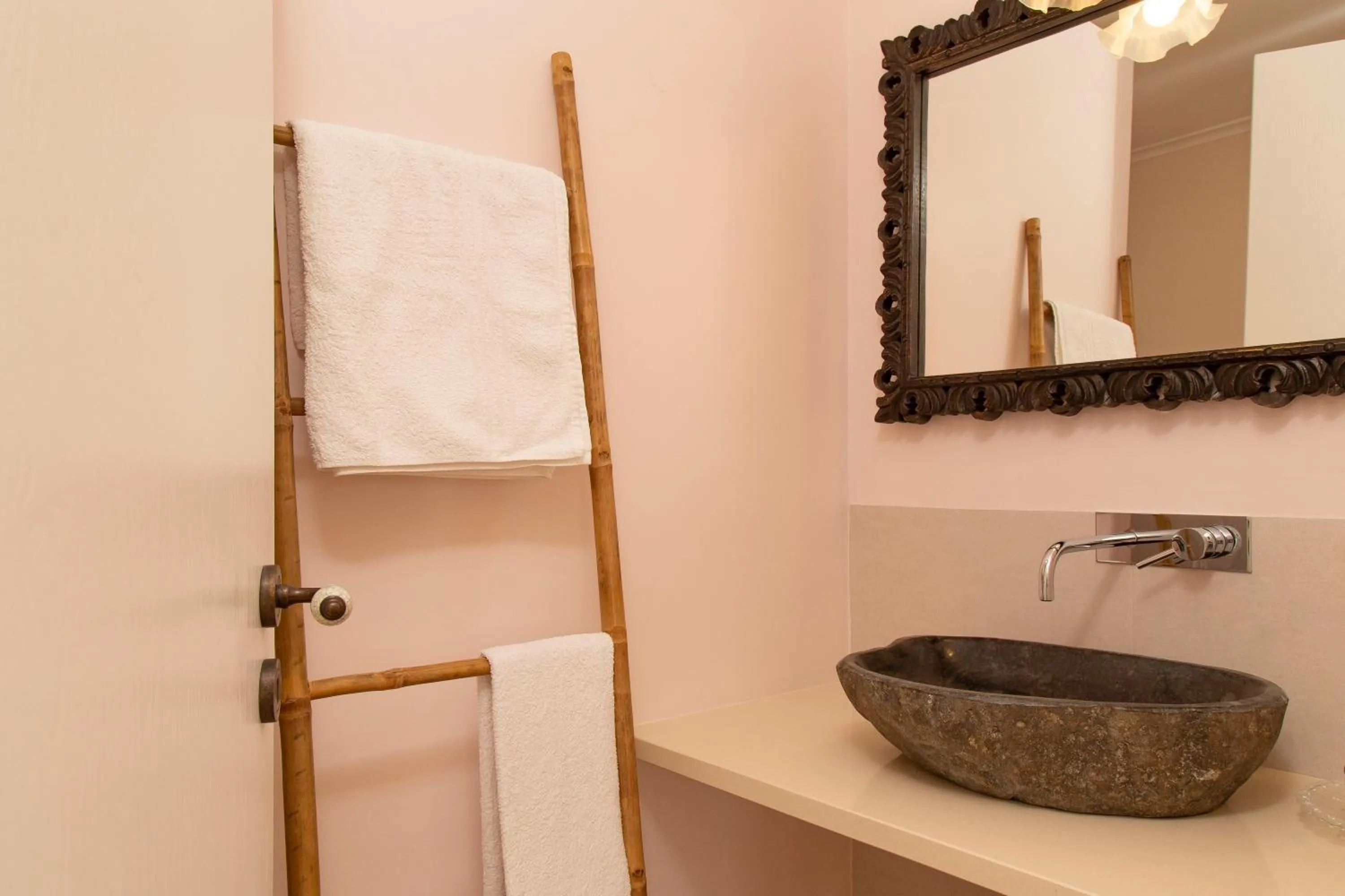 Bathroom in Aires da Serra Hotel