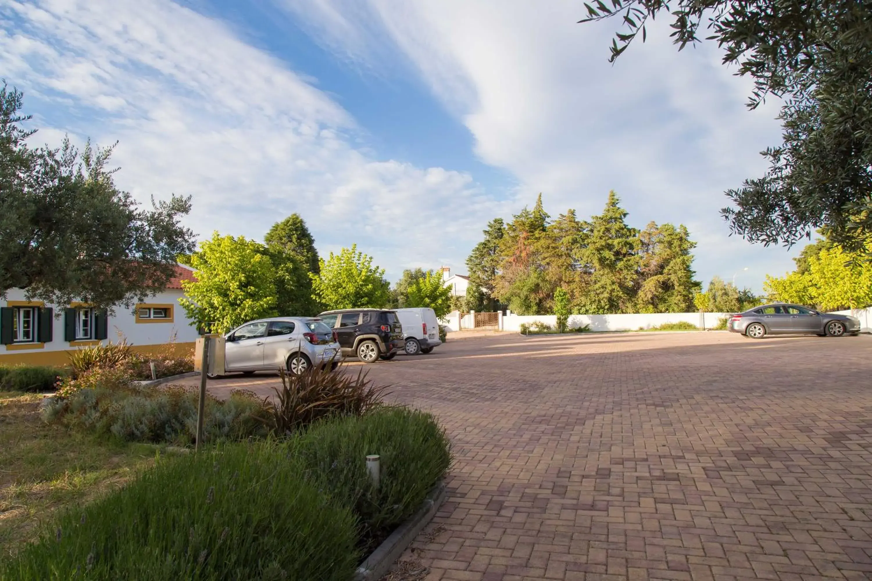 Facade/entrance in Aires da Serra Hotel Facade/entrance in Aires da Serra Hotel