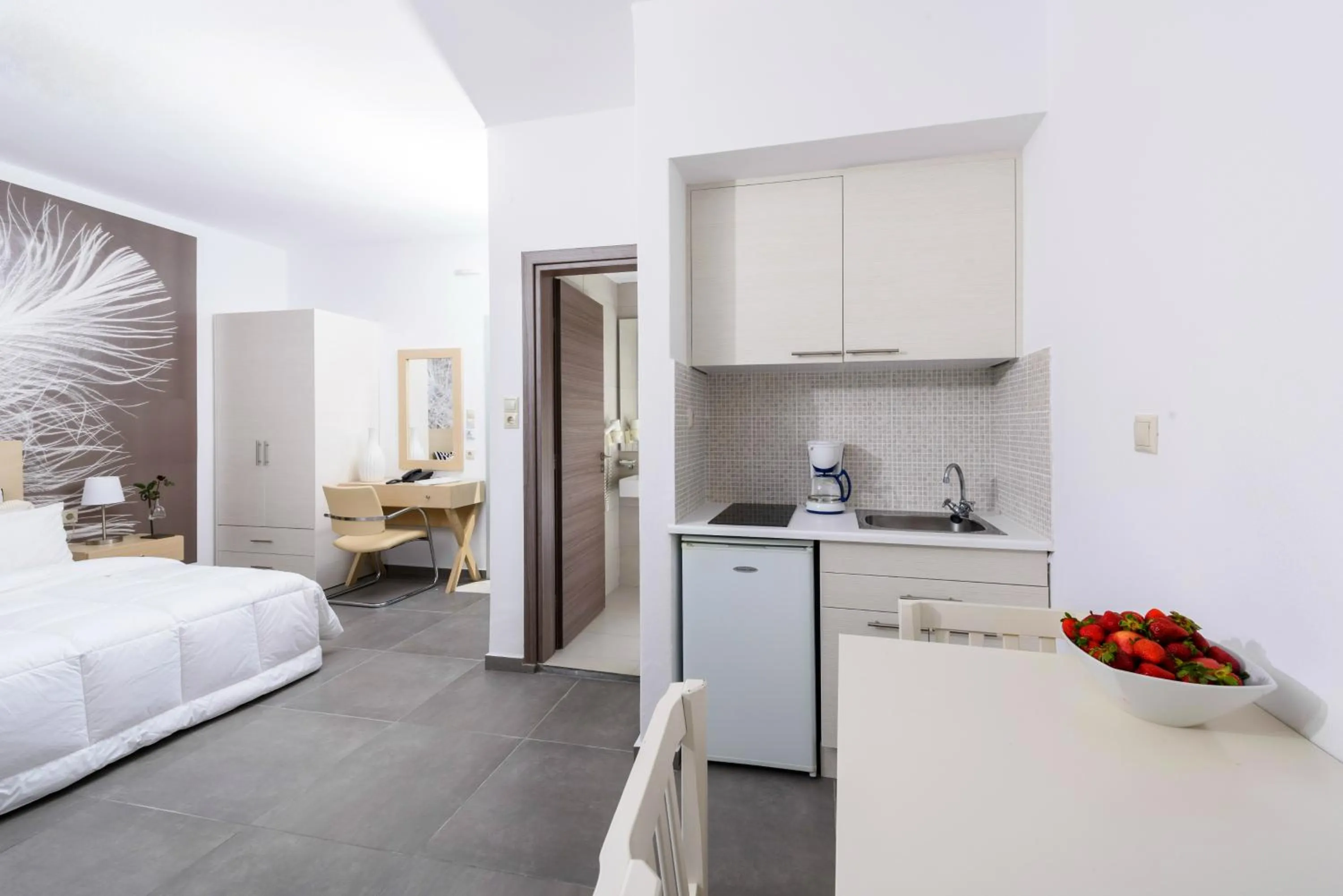 Kitchen or kitchenette, Bed in Angela Studios Apartments