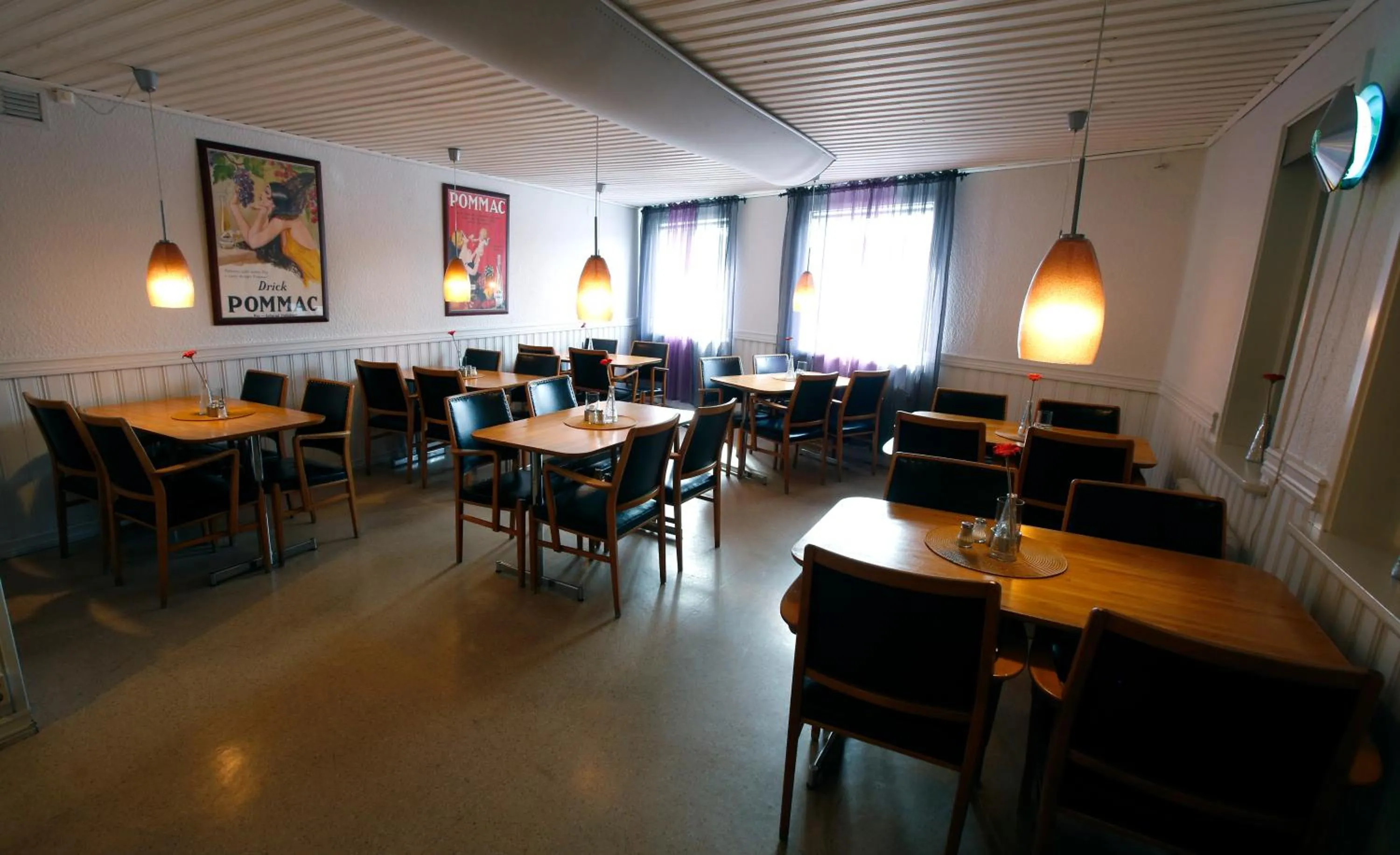 Restaurant/places to eat in Sjögestad Motell