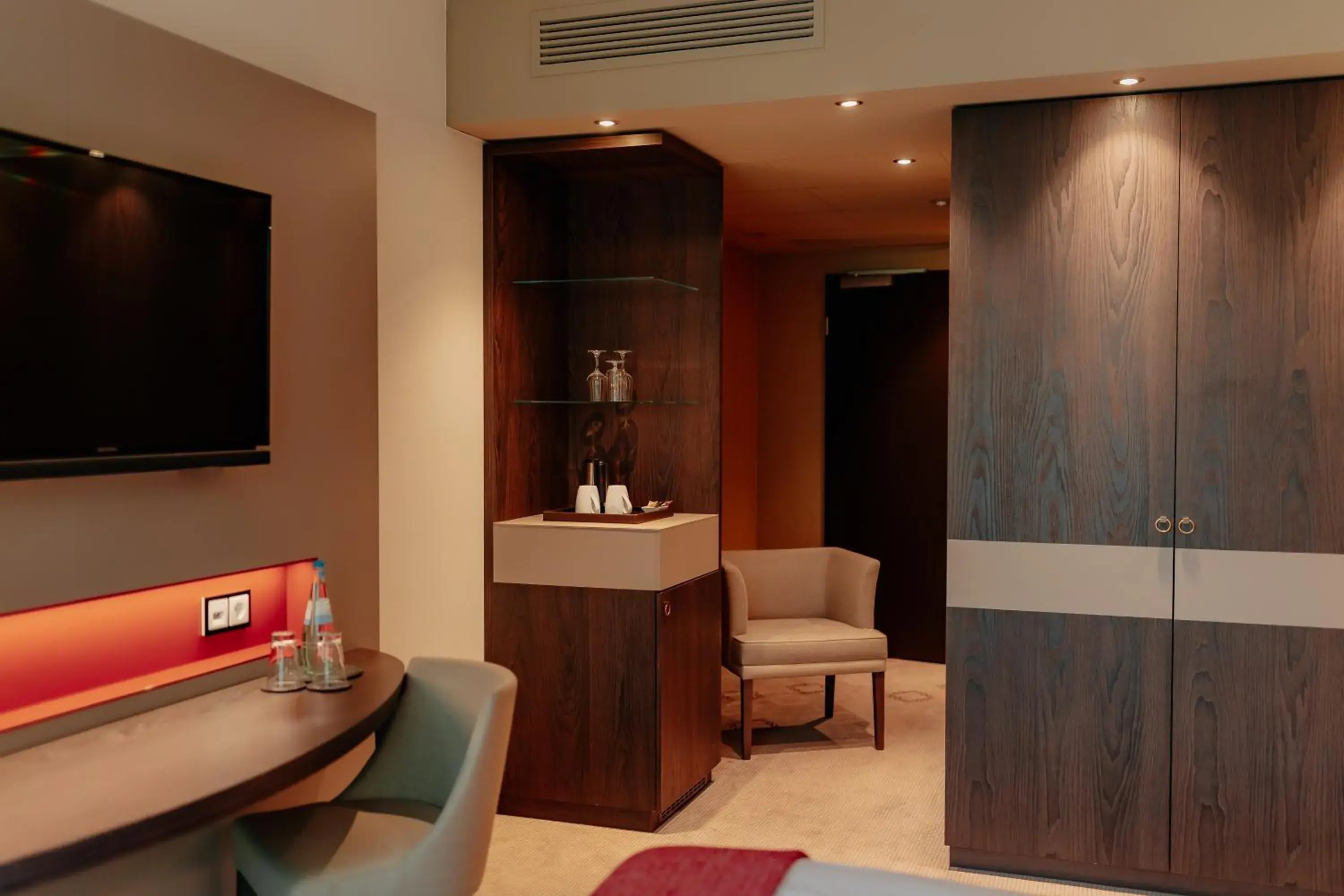 Photo of the whole room in LOOKEN INN Lingen by Hackmann Photo of the whole room in LOOKEN INN Lingen by Hackmann