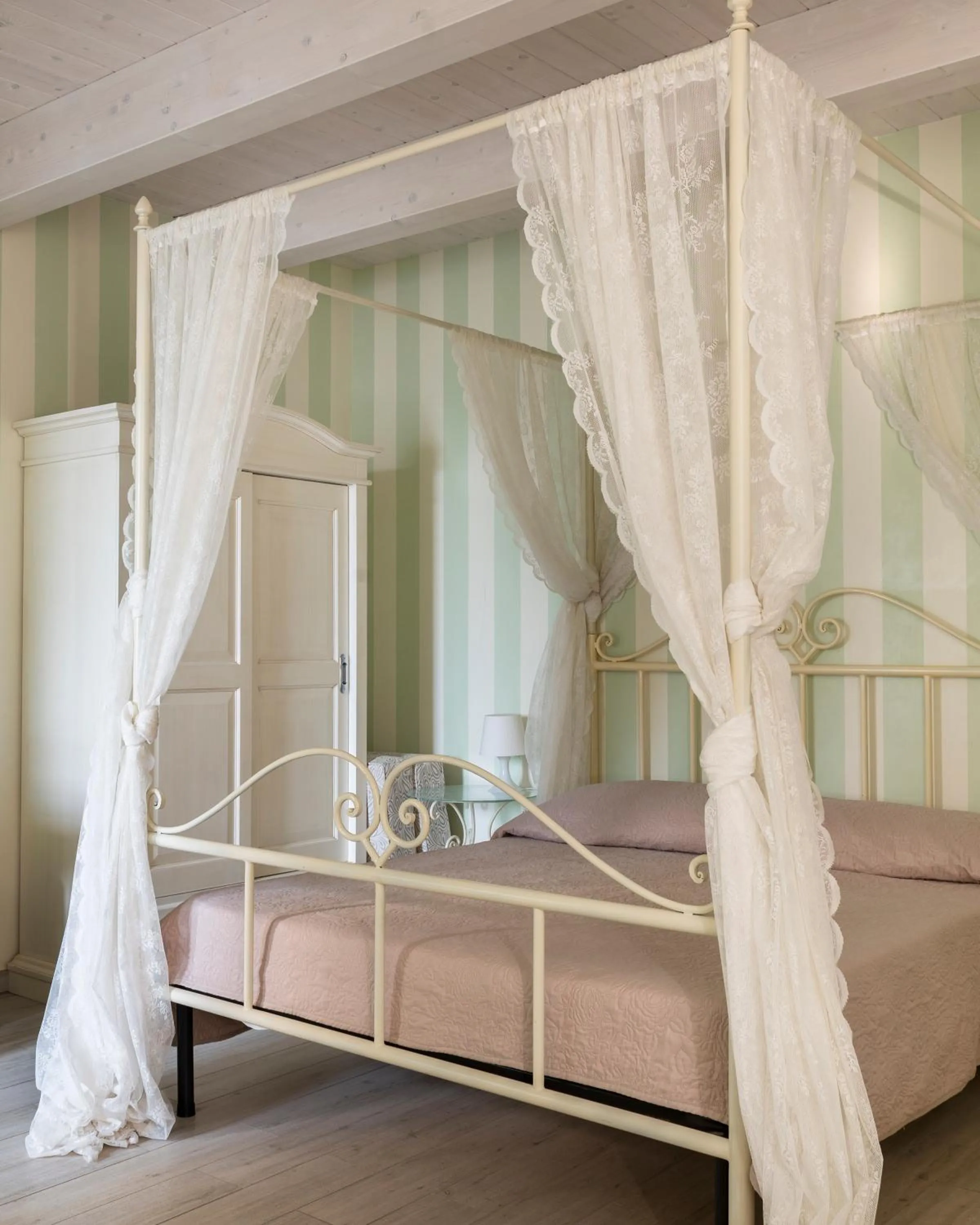 Bedroom, Bed in Ca' del Conte - Maison de Charme