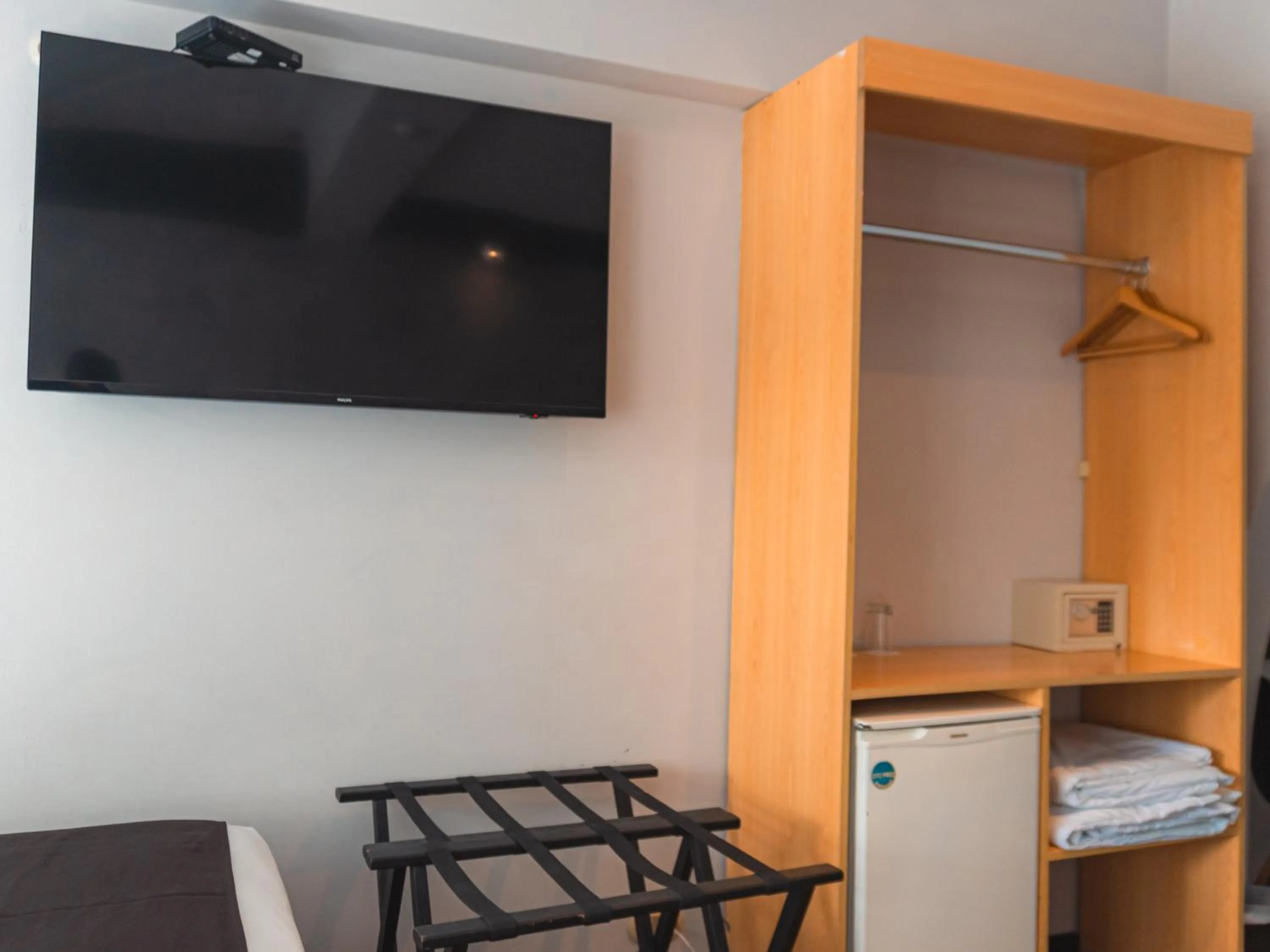 wardrobe in Hotel Ferré Miraflores