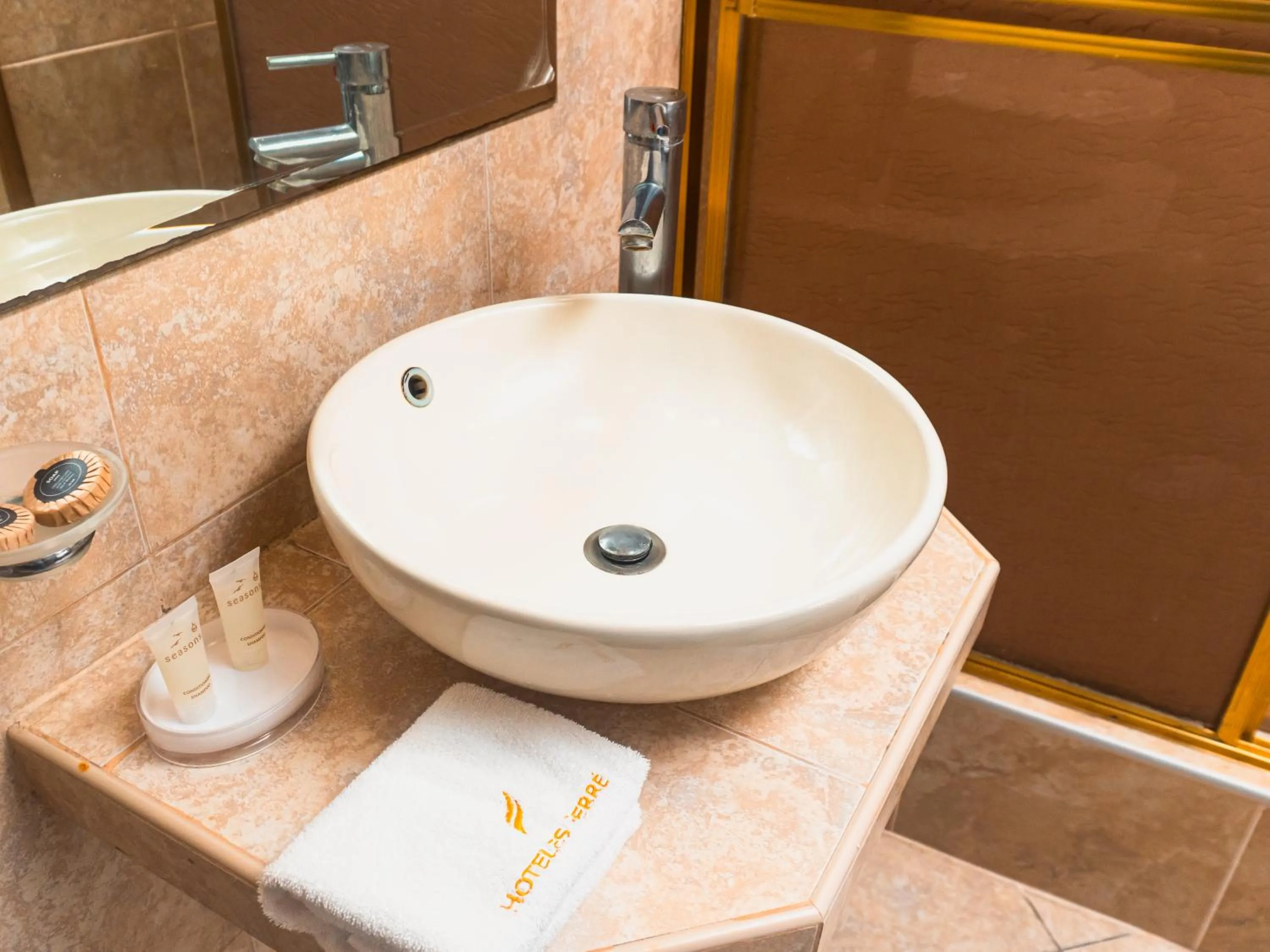 Shower in Hotel Ferré Miraflores