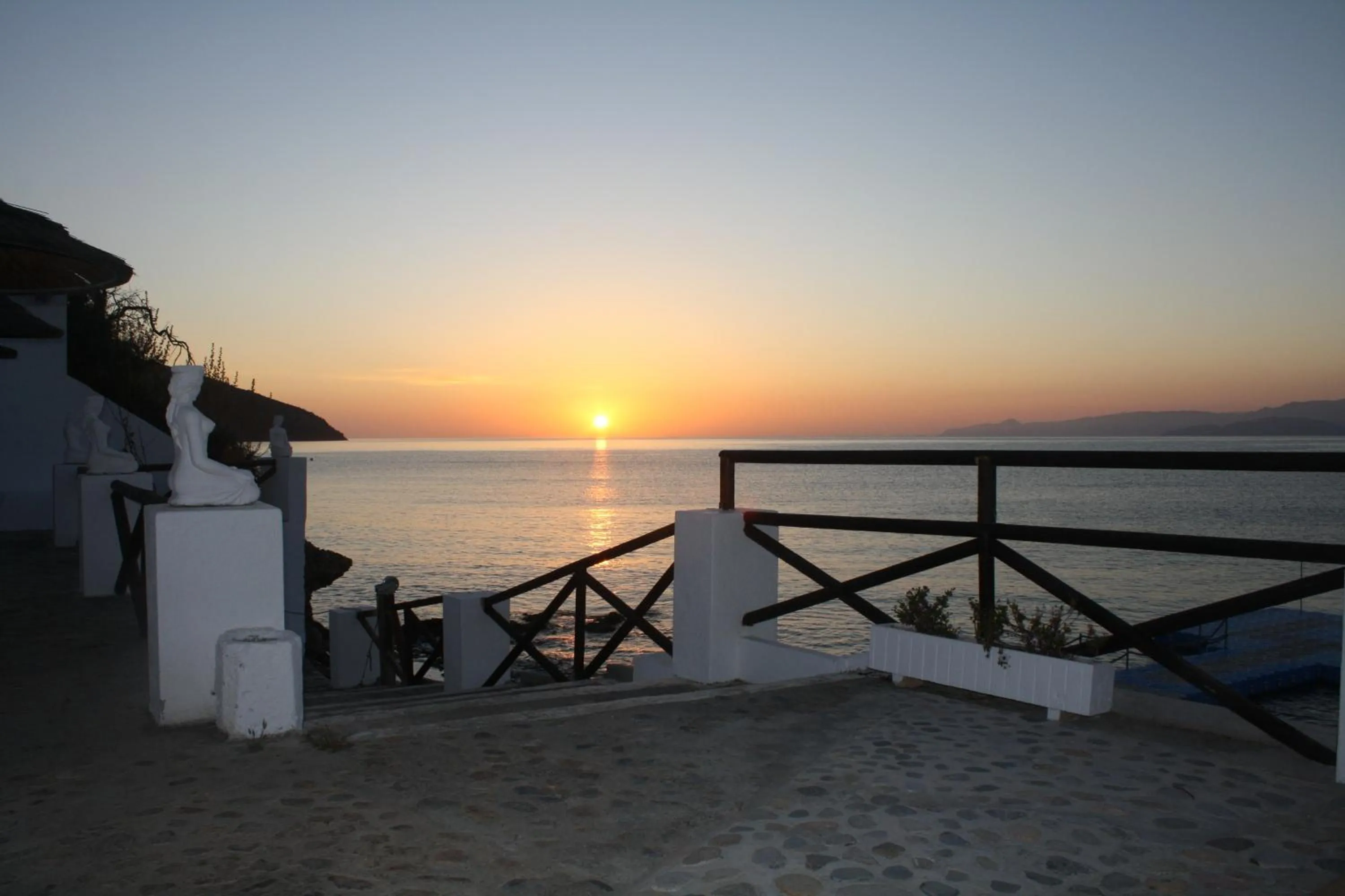 Sunrise in Havania Apartments
