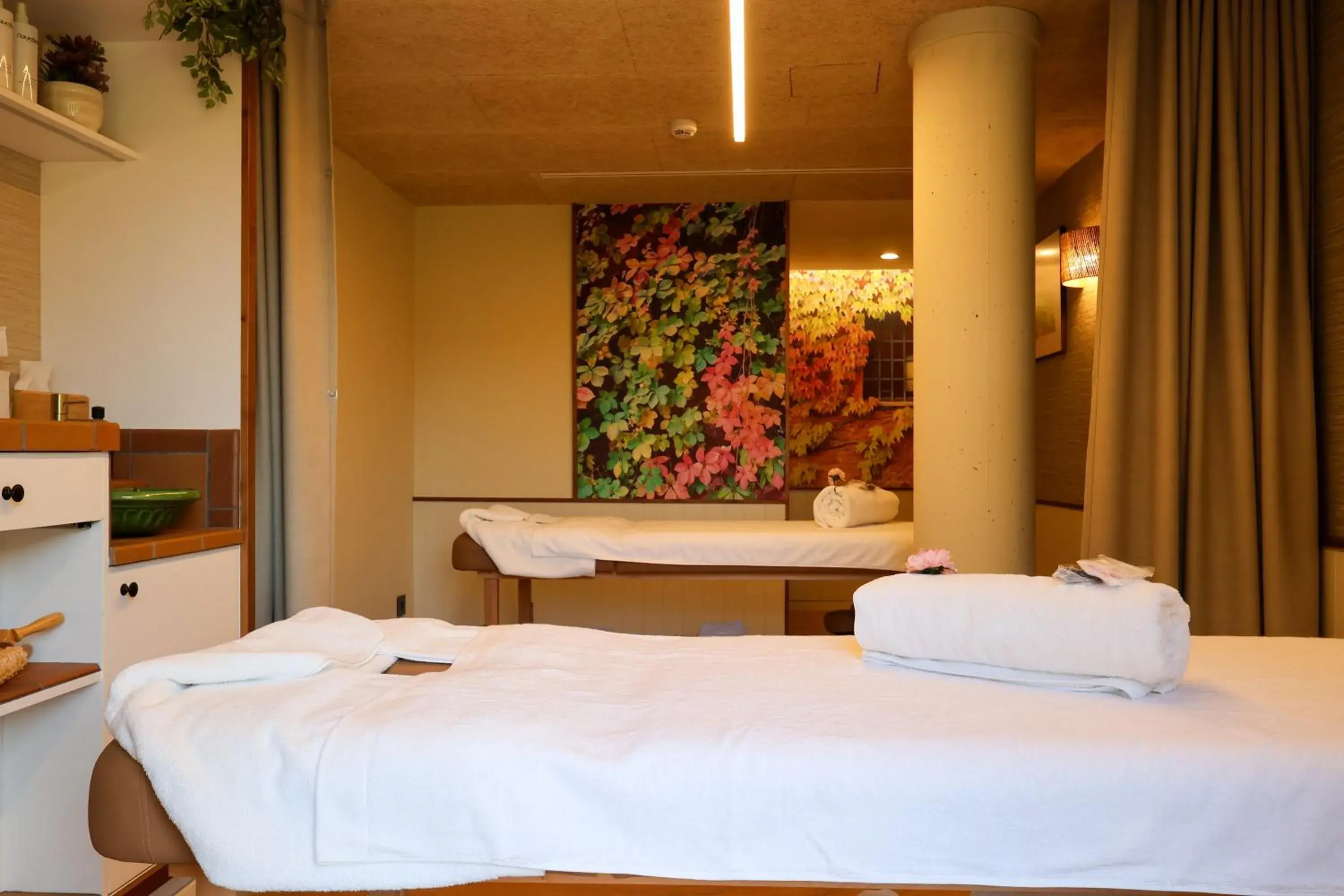 Massage, Bed in Hotel Mas La Boella Massage, Bed in Hotel Mas La Boella