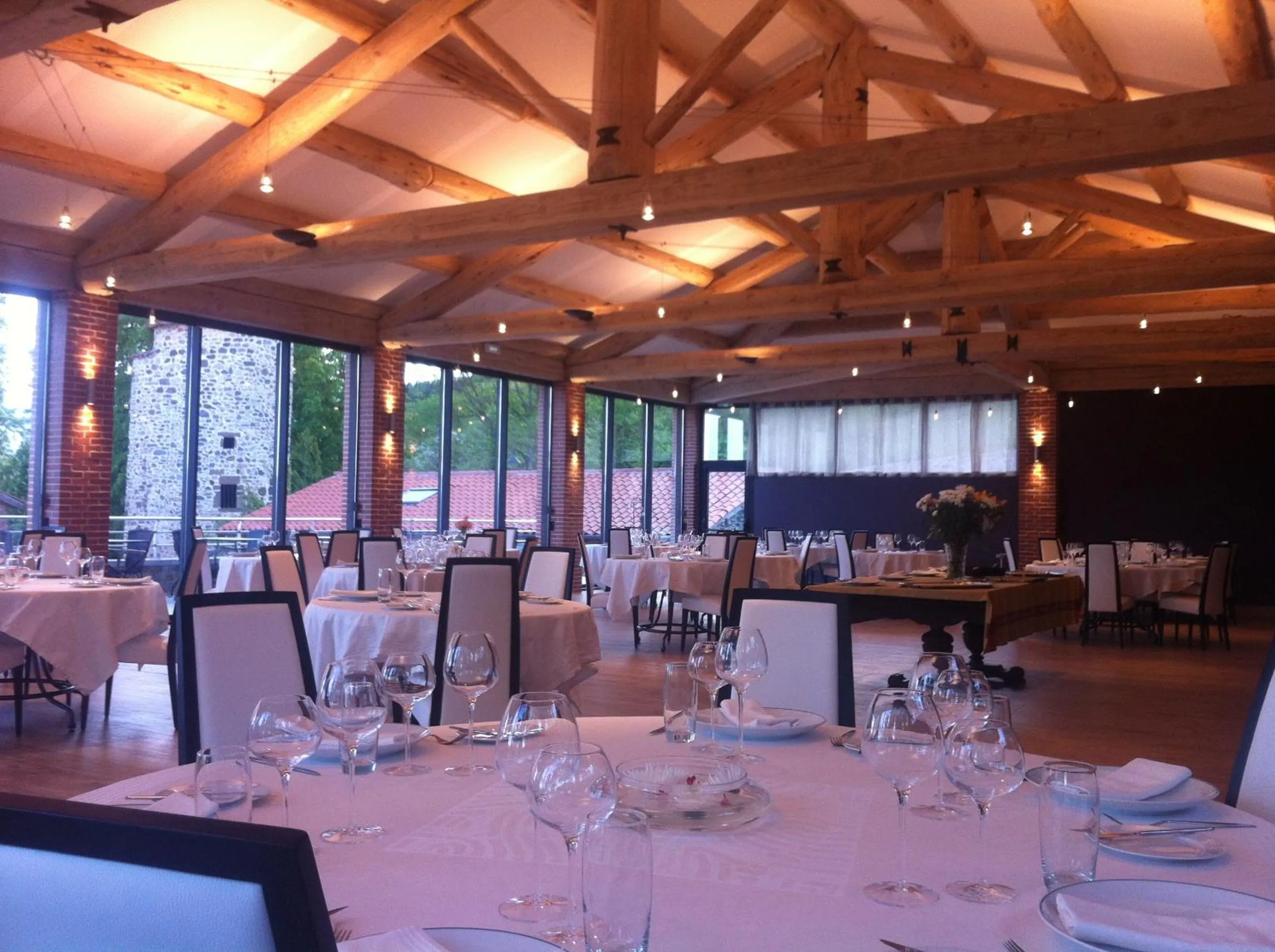 Restaurant/places to eat in Domaine Saint-Roch Hotel Spa