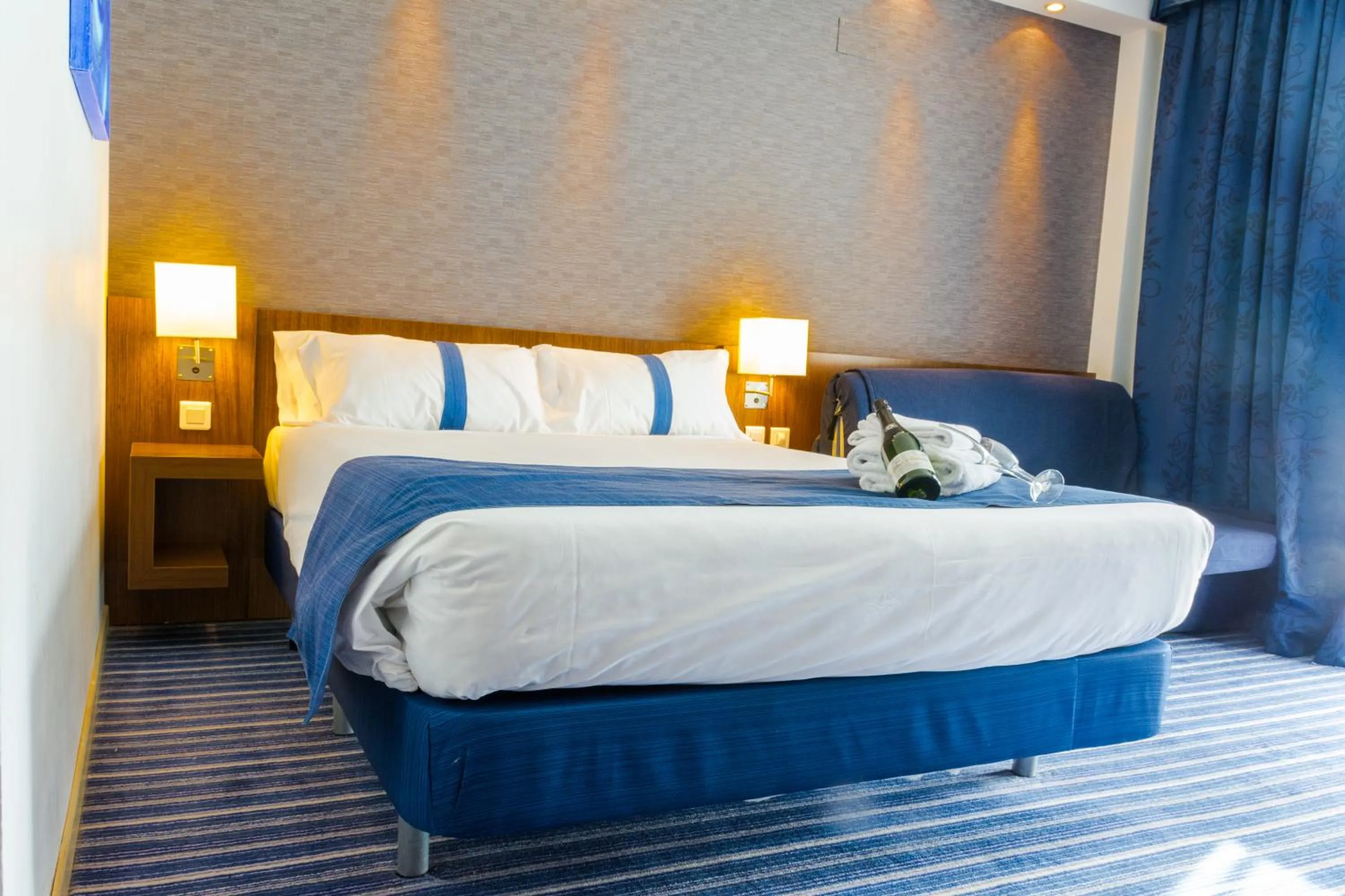 Photo of the whole room, Bed in Holiday Inn Express Madrid Leganes by IHG