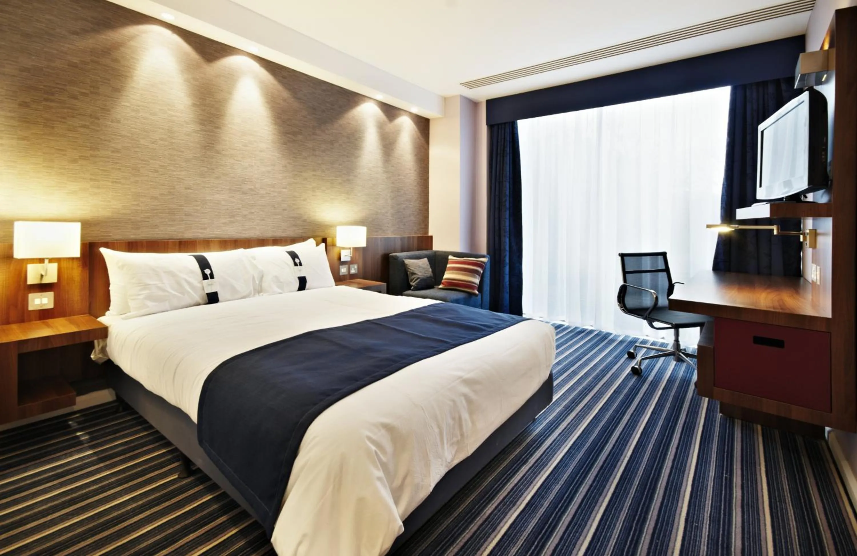 Photo of the whole room, Bed in Holiday Inn Express Madrid Leganes by IHG