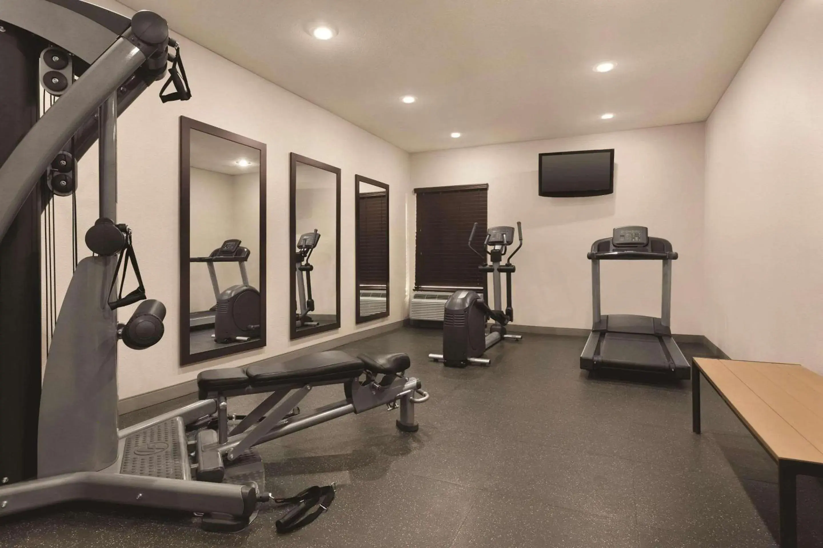 Fitness centre/facilities in Country Inn & Suites by Radisson, Bryant Little Rock , AR Fitness centre/facilities in Country Inn & Suites by Radisson, Bryant Little Rock , AR