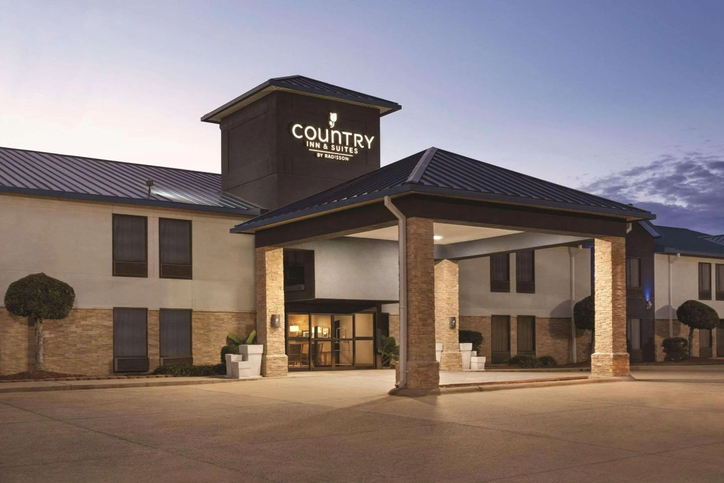 Property building in Country Inn & Suites by Radisson, Bryant Little Rock , AR