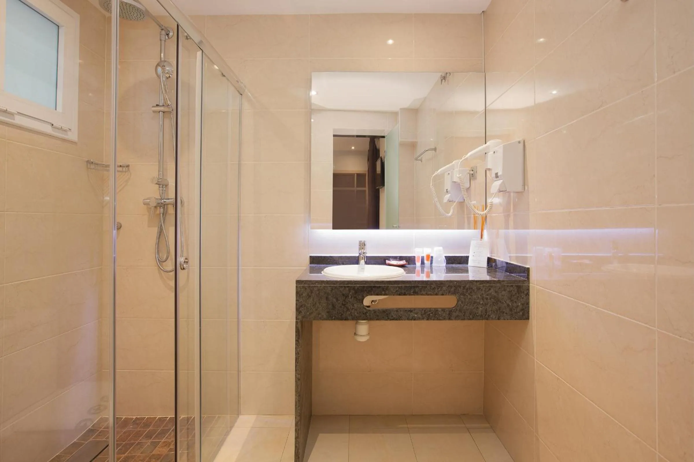 Photo of the whole room in Hostal Fernando