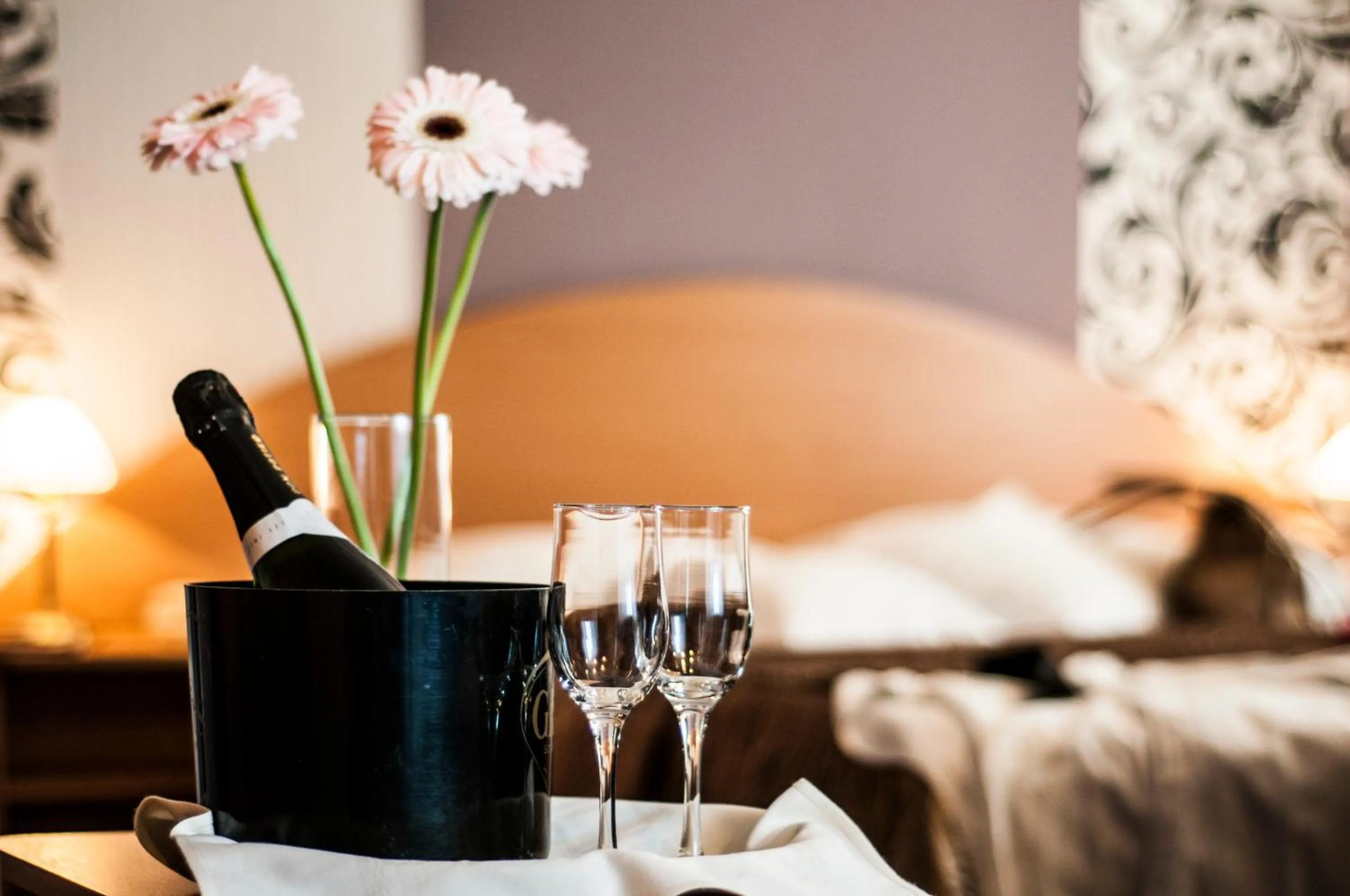 One-Bedroom Suite with City View - single occupancy in Hotel Rusca