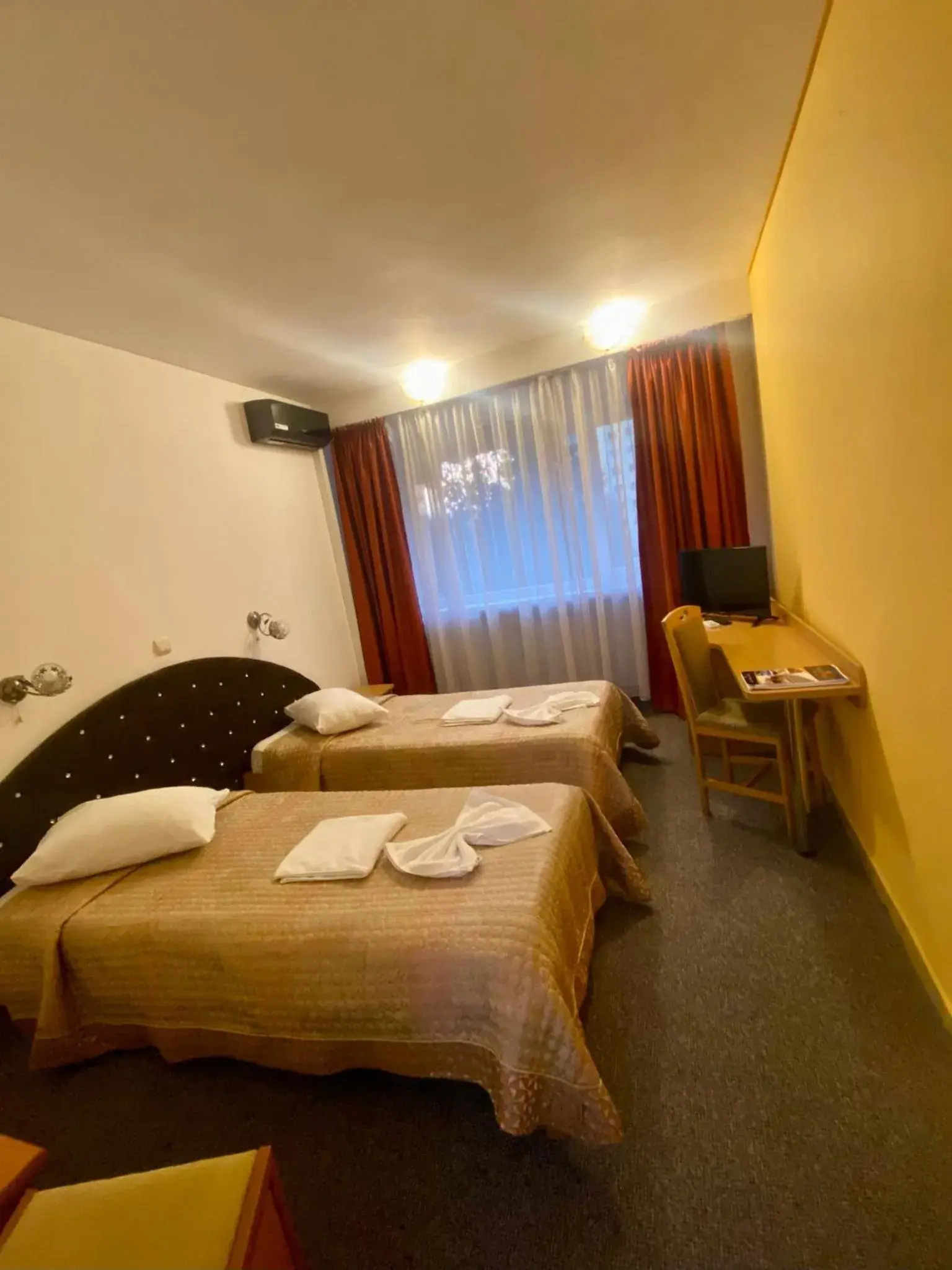 Twin Room - single occupancy in Hotel Rusca Twin Room - single occupancy in Hotel Rusca