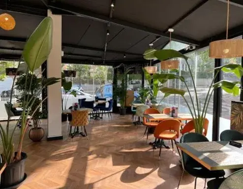 Restaurant/places to eat in Hotel Suites Feria de Madrid Restaurant/places to eat in Hotel Suites Feria de Madrid