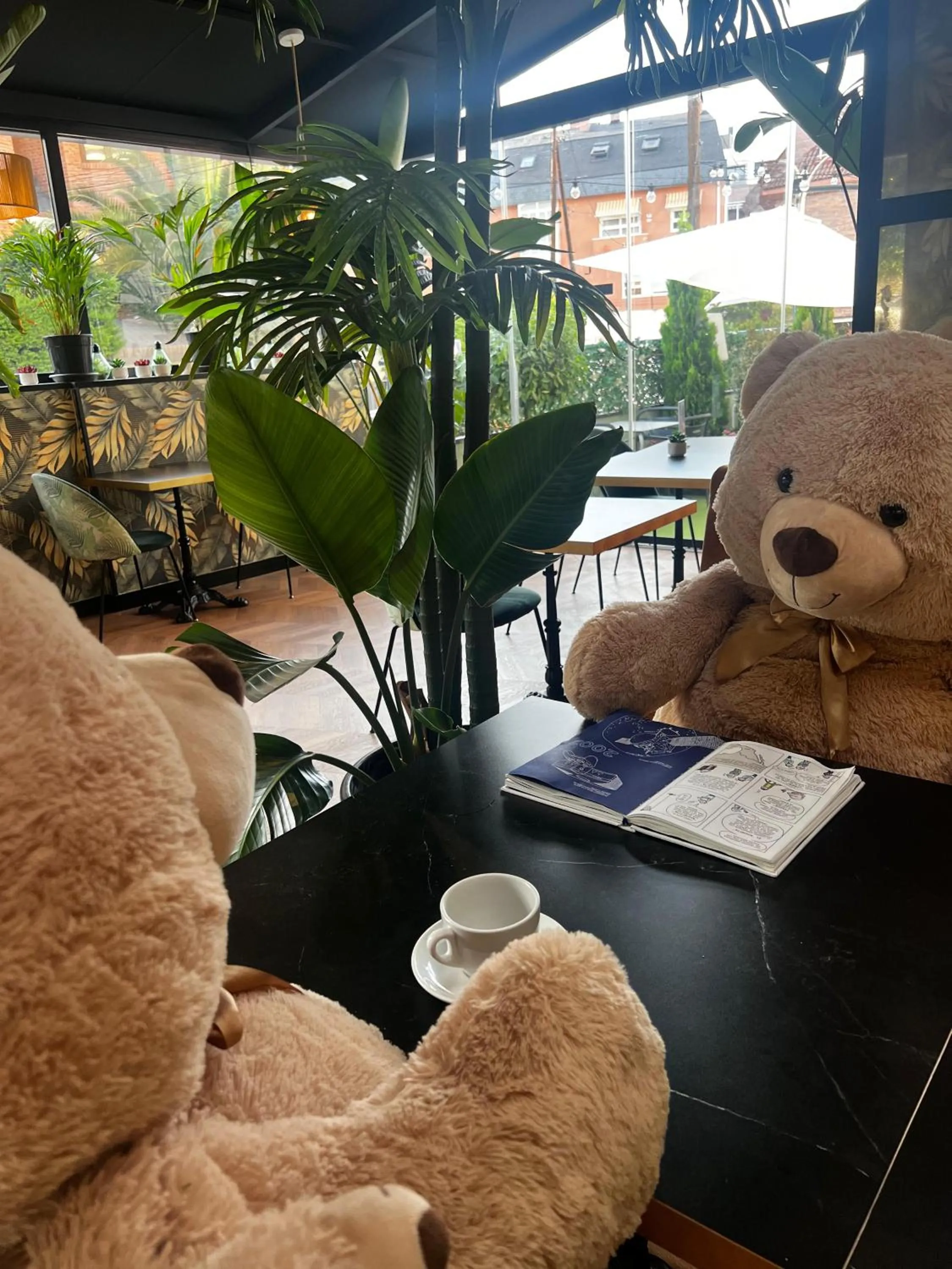 Restaurant/places to eat in Hotel Suites Feria de Madrid