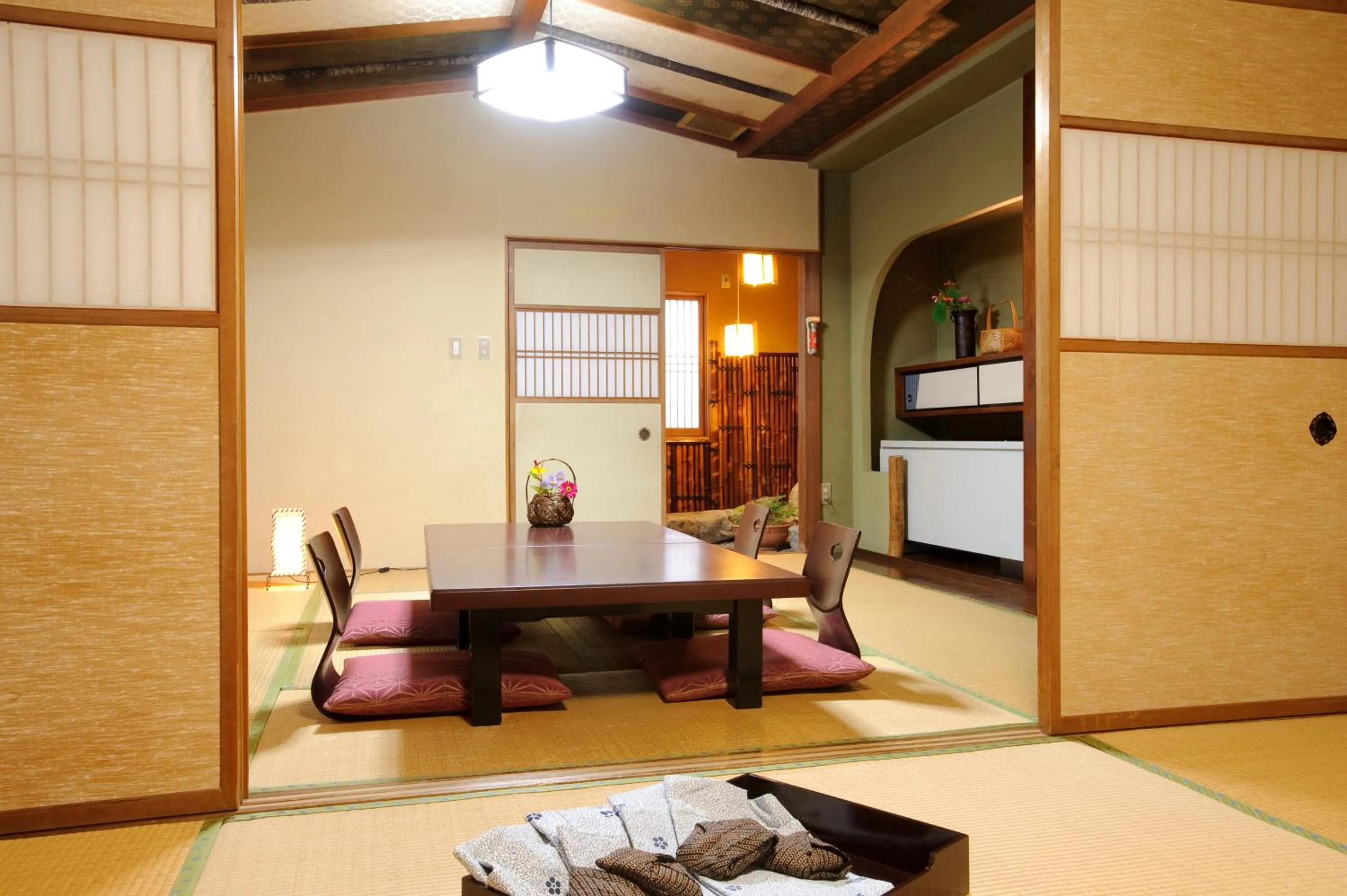 Photo of the whole room in Kappo Ryokan Shiroyama