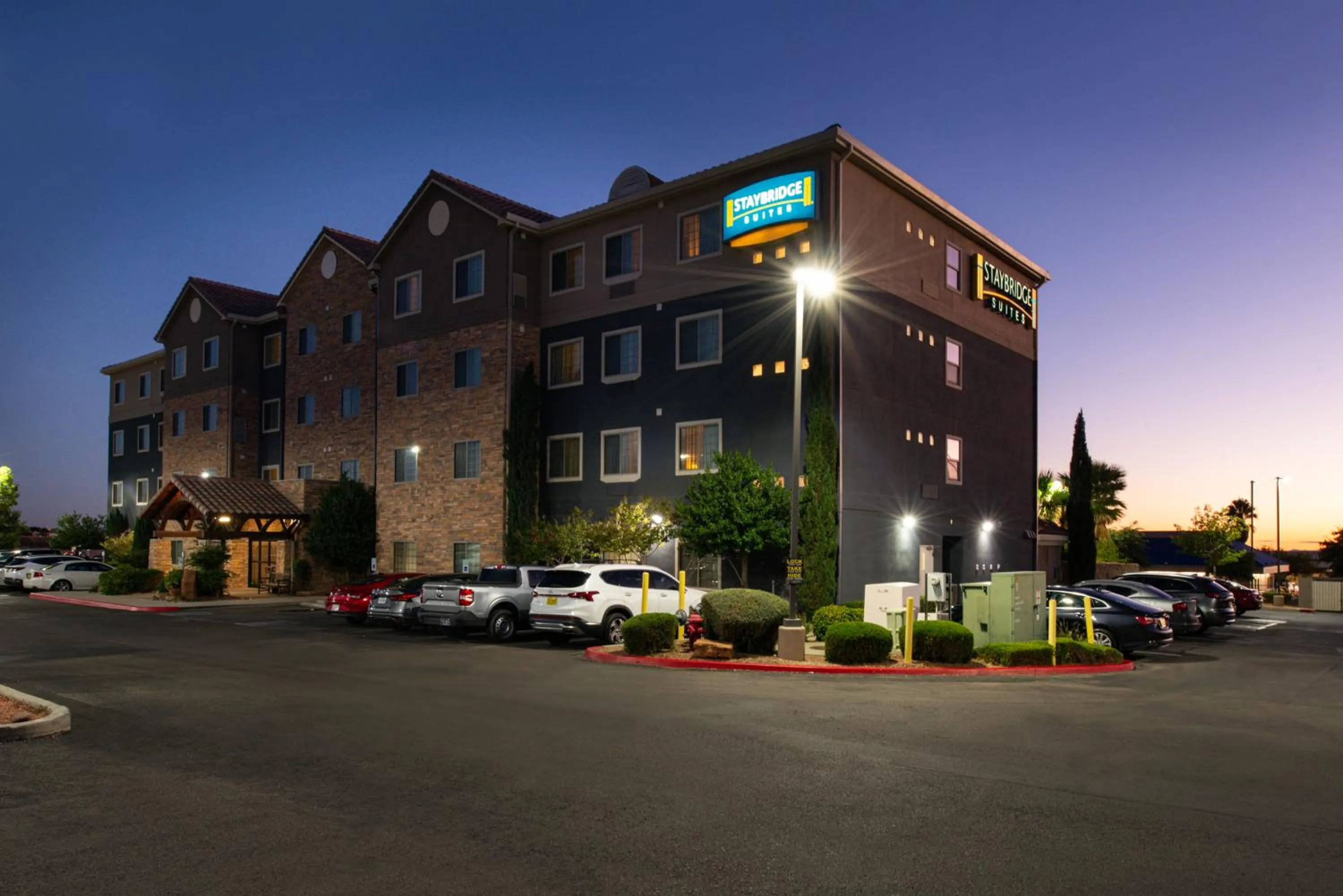 Property building in Staybridge Suites Las Cruces by IHG