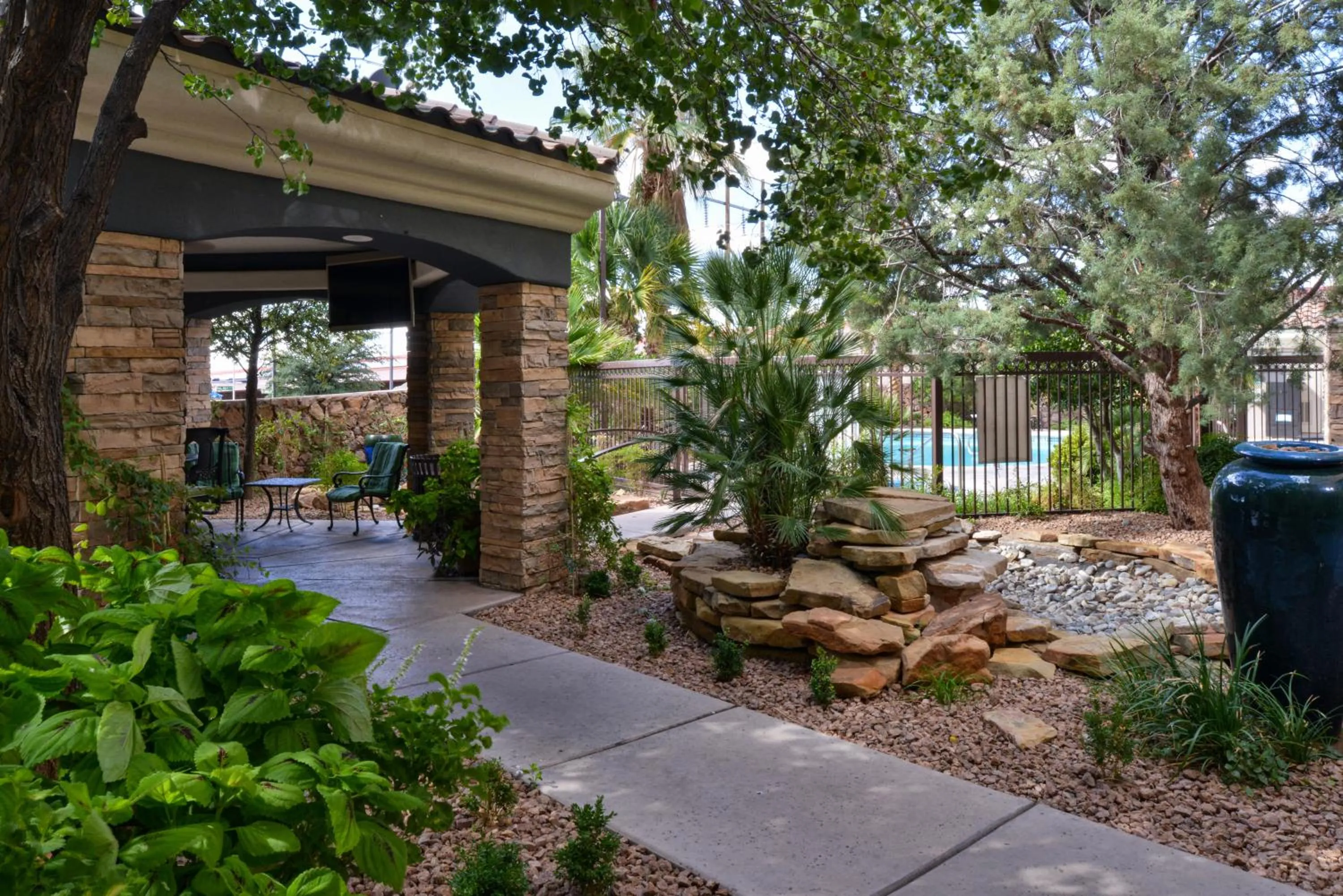 Patio in Staybridge Suites Las Cruces by IHG