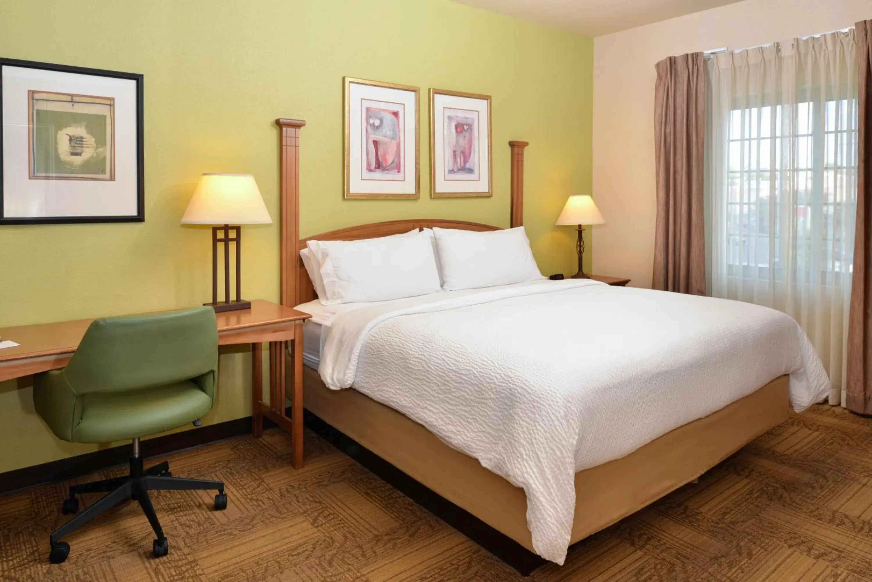 Bed in Staybridge Suites Las Cruces by IHG Bed in Staybridge Suites Las Cruces by IHG