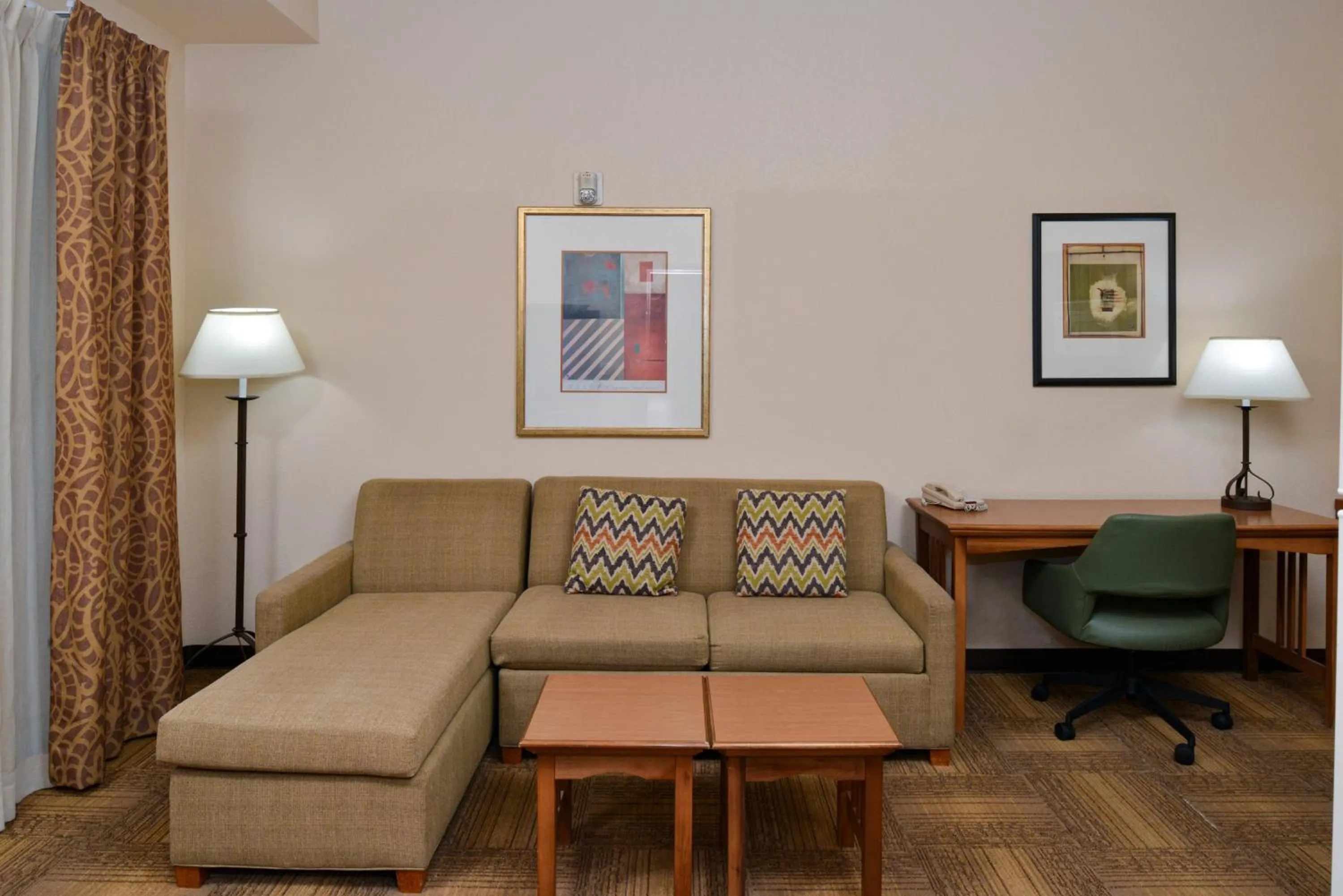 Living room in Staybridge Suites Las Cruces by IHG