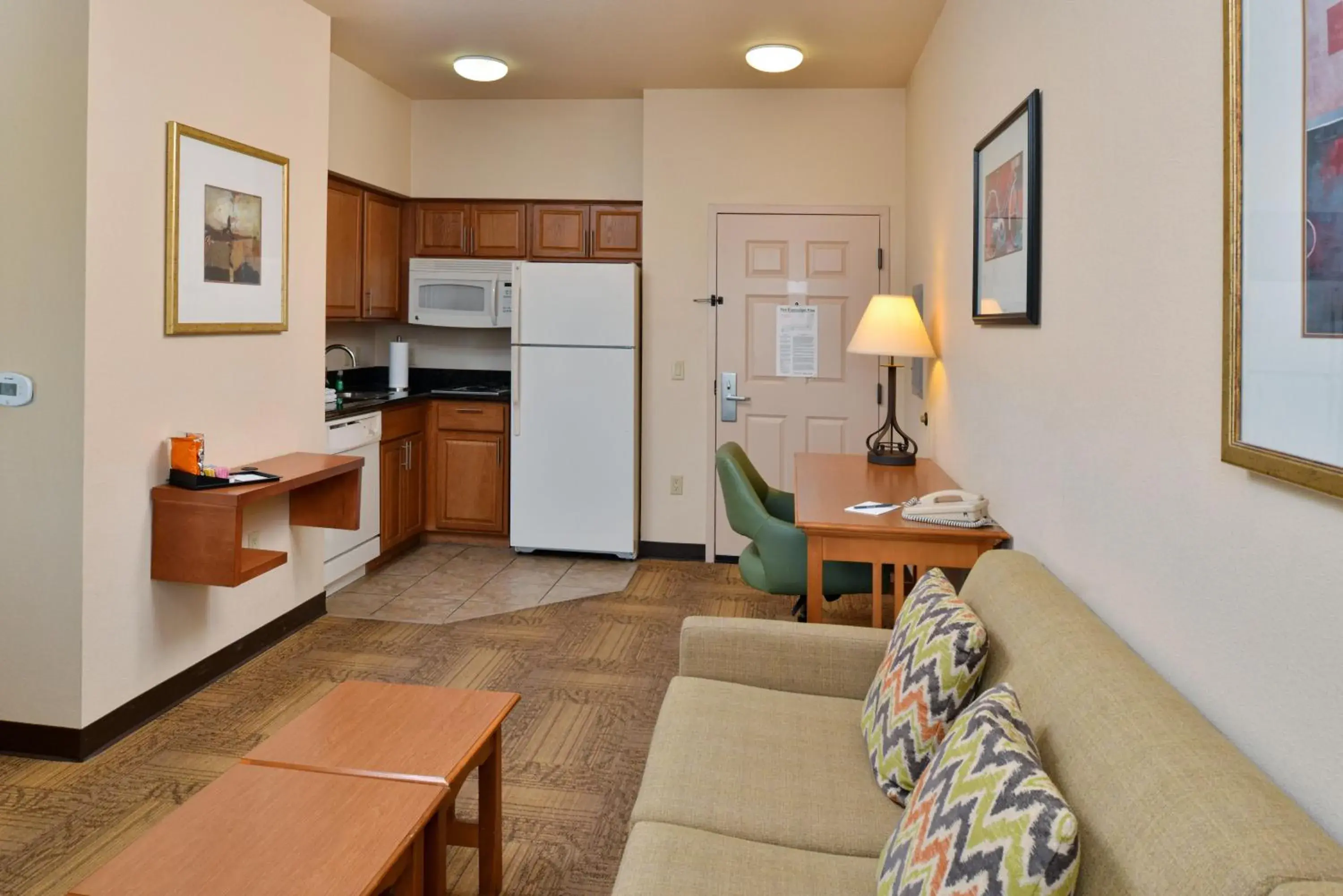 Queen Studio Suite - Hearing Accessible/ Non-Smoking in Staybridge Suites Las Cruces by IHG Queen Studio Suite - Hearing Accessible/ Non-Smoking in Staybridge Suites Las Cruces by IHG