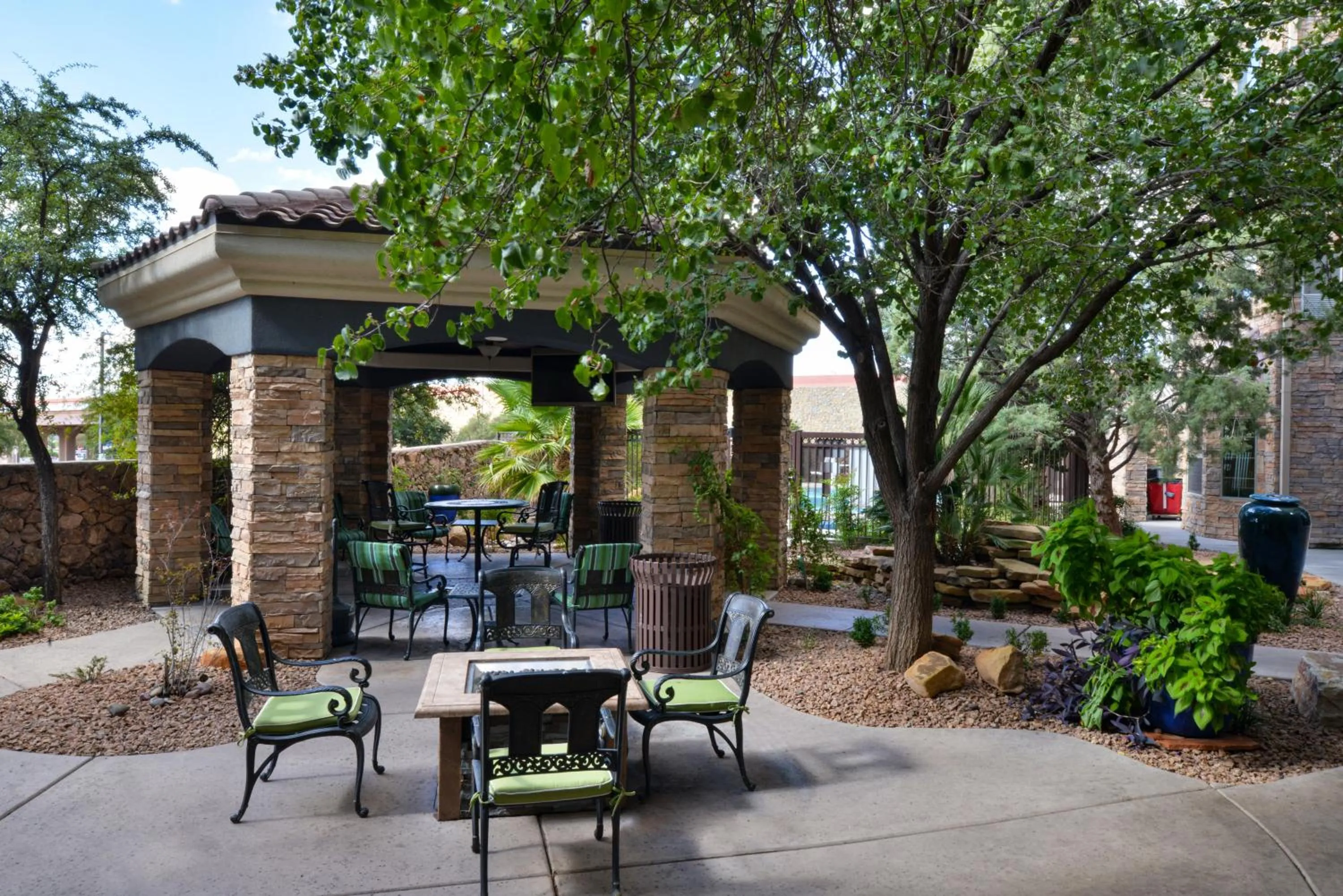 Patio in Staybridge Suites Las Cruces by IHG
