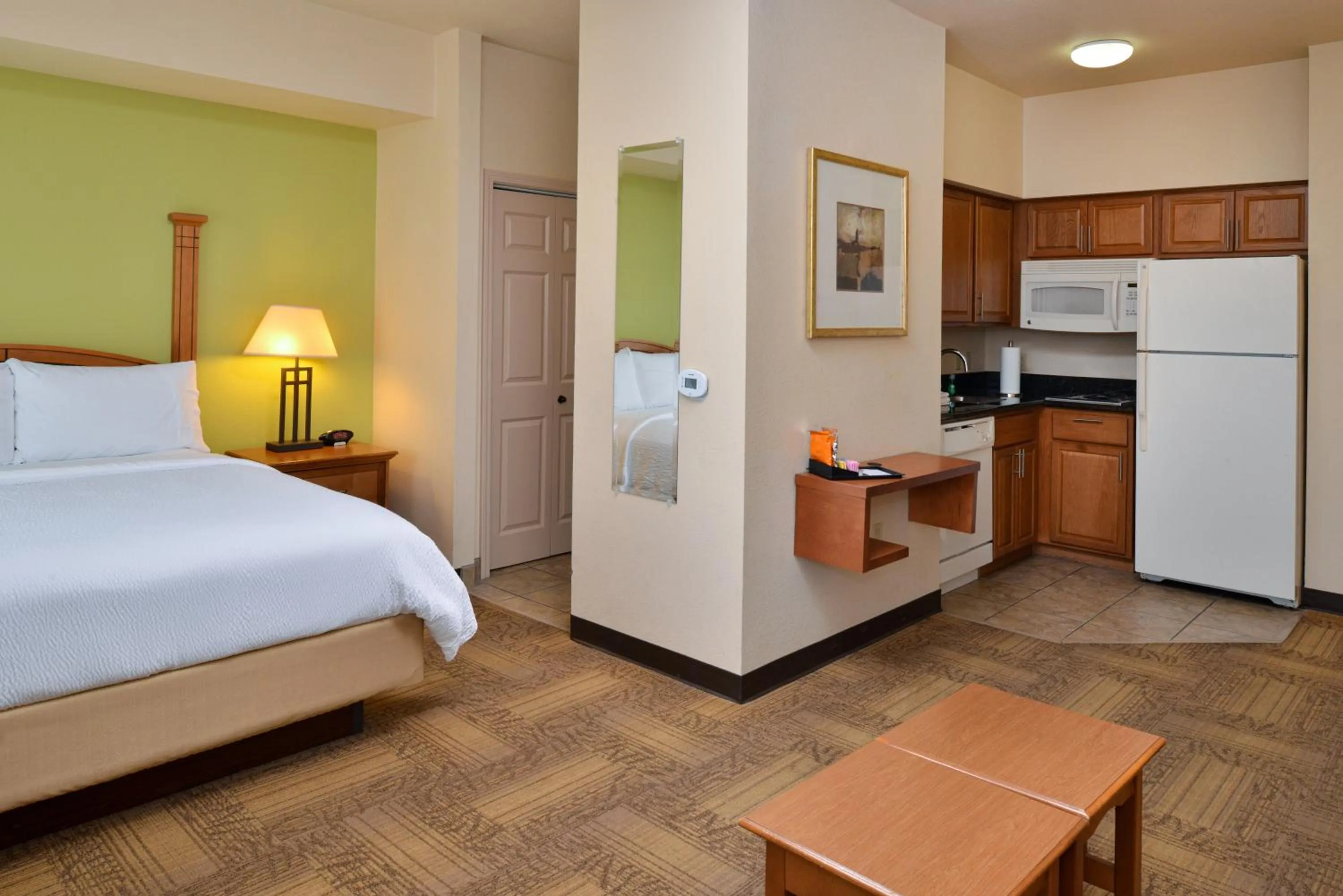 Bed in Staybridge Suites Las Cruces by IHG